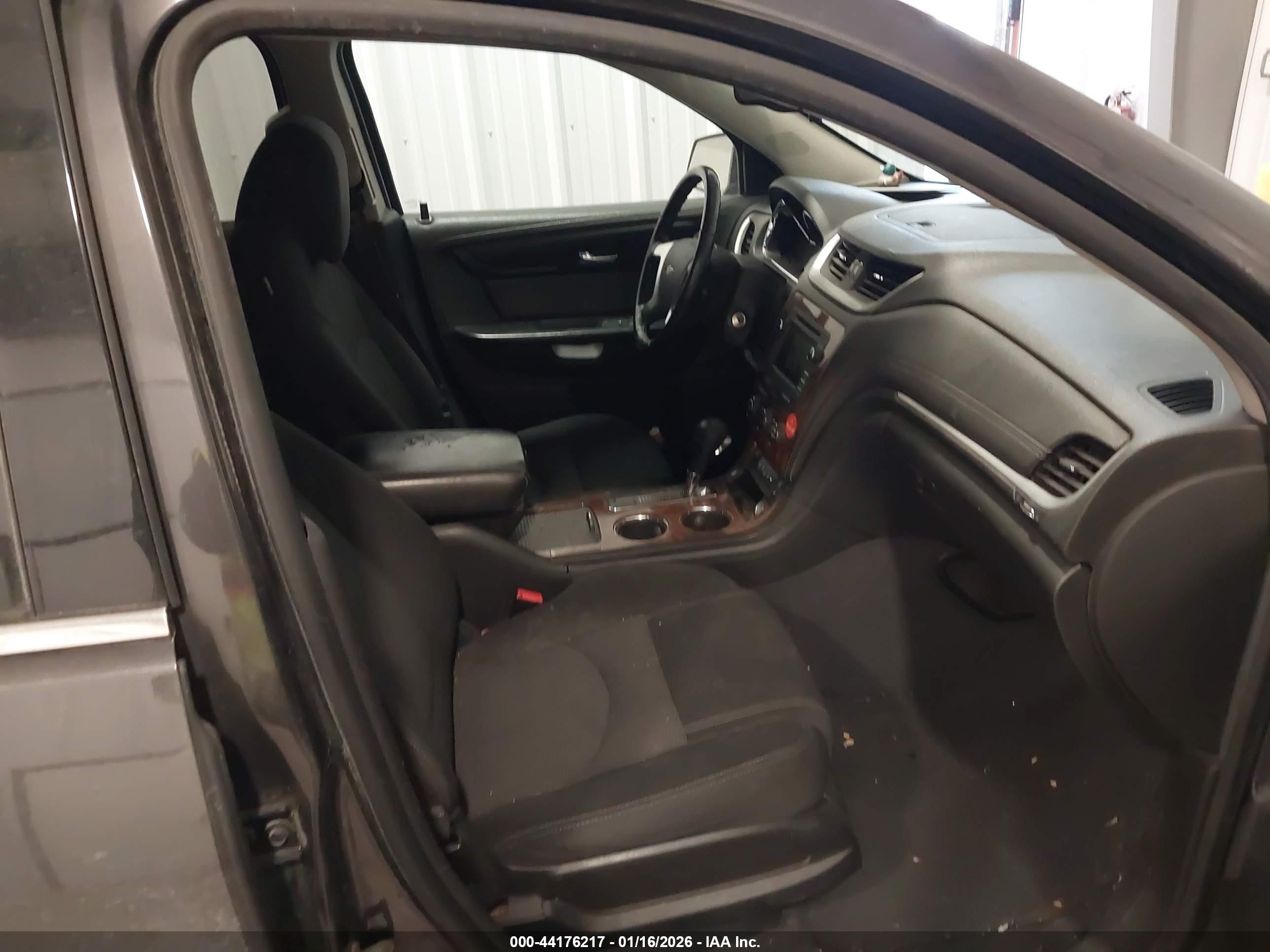 CHEVROLET TRAVERSE image 5