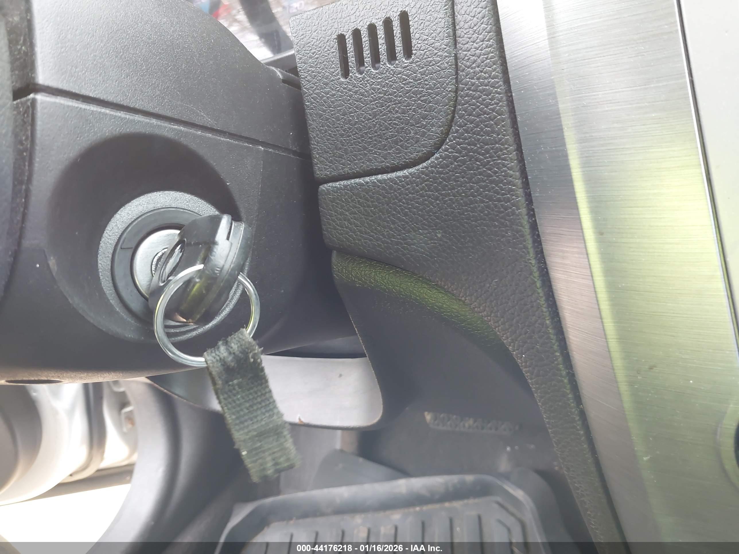 FORD FUSION image 11
