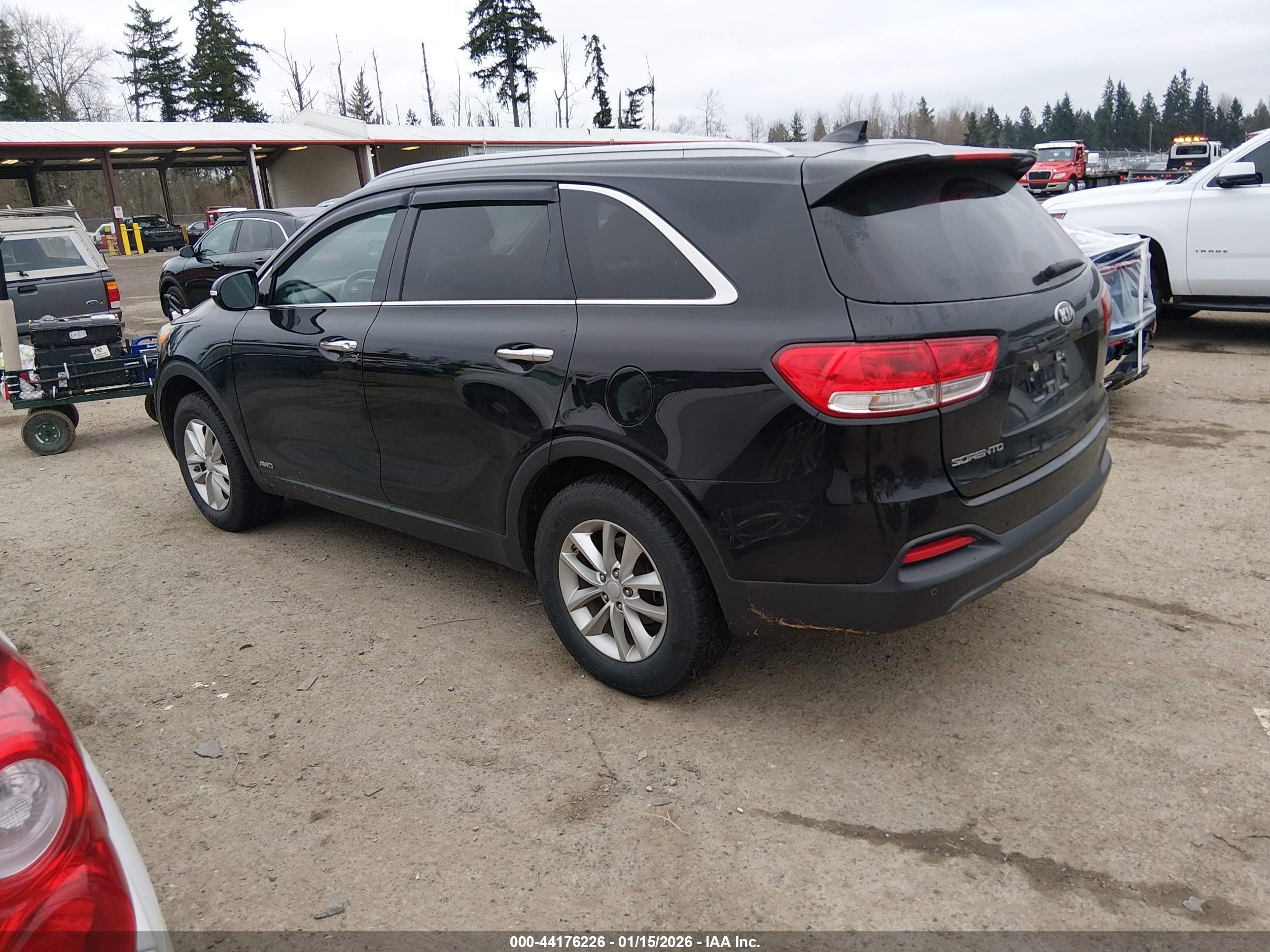 KIA SORENTO image 3