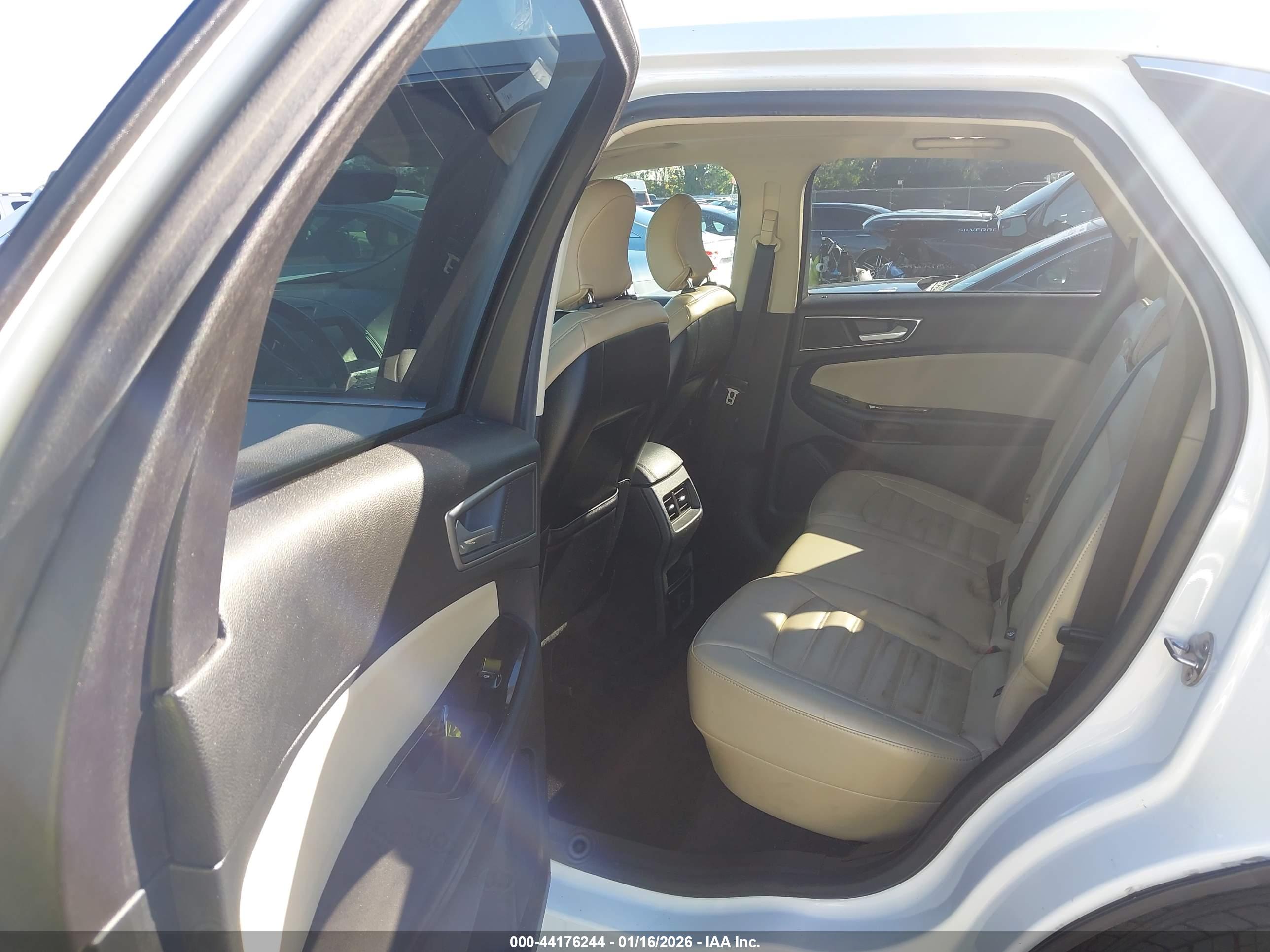 FORD EDGE image 8
