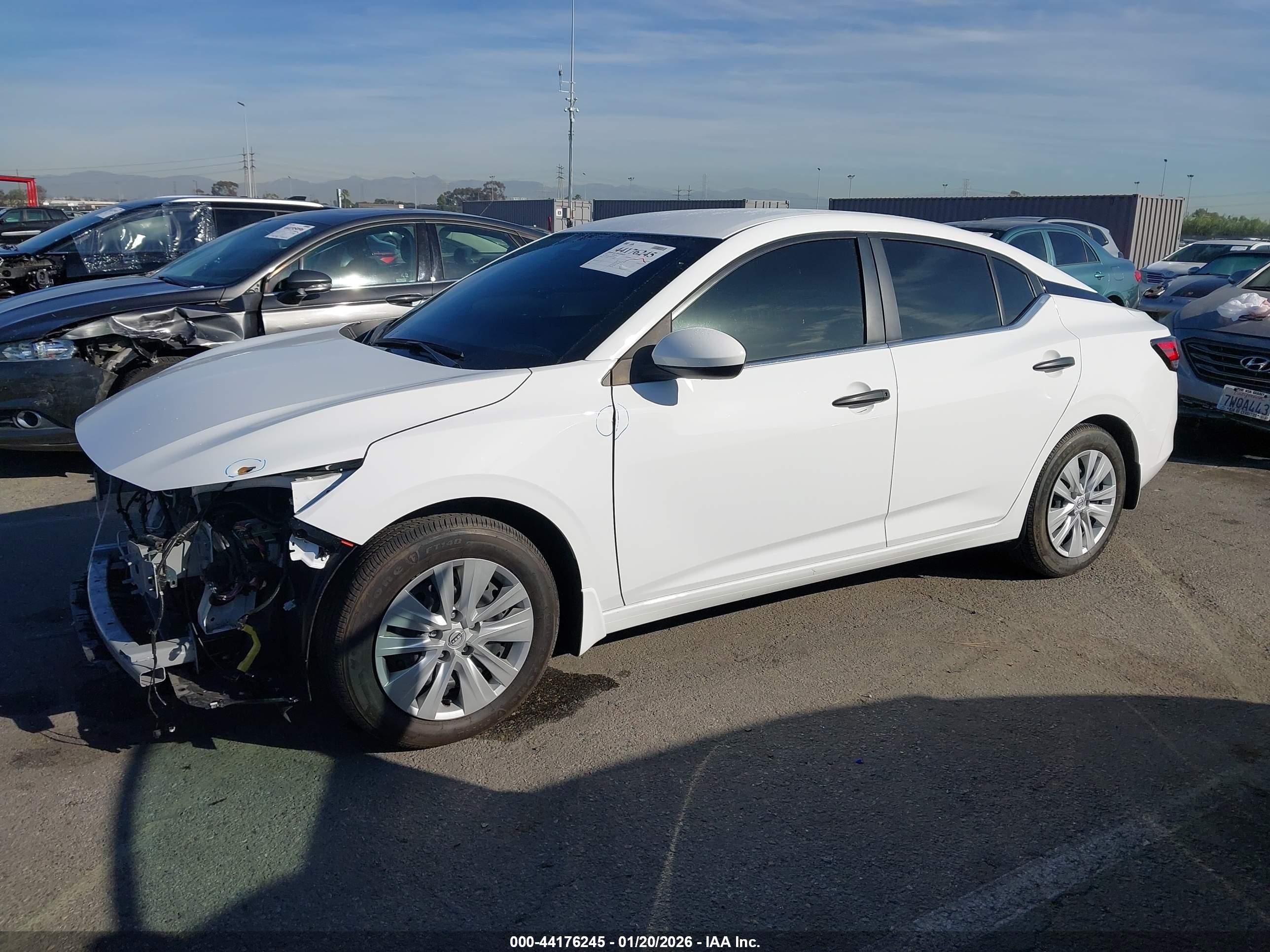 NISSAN SENTRA image 2