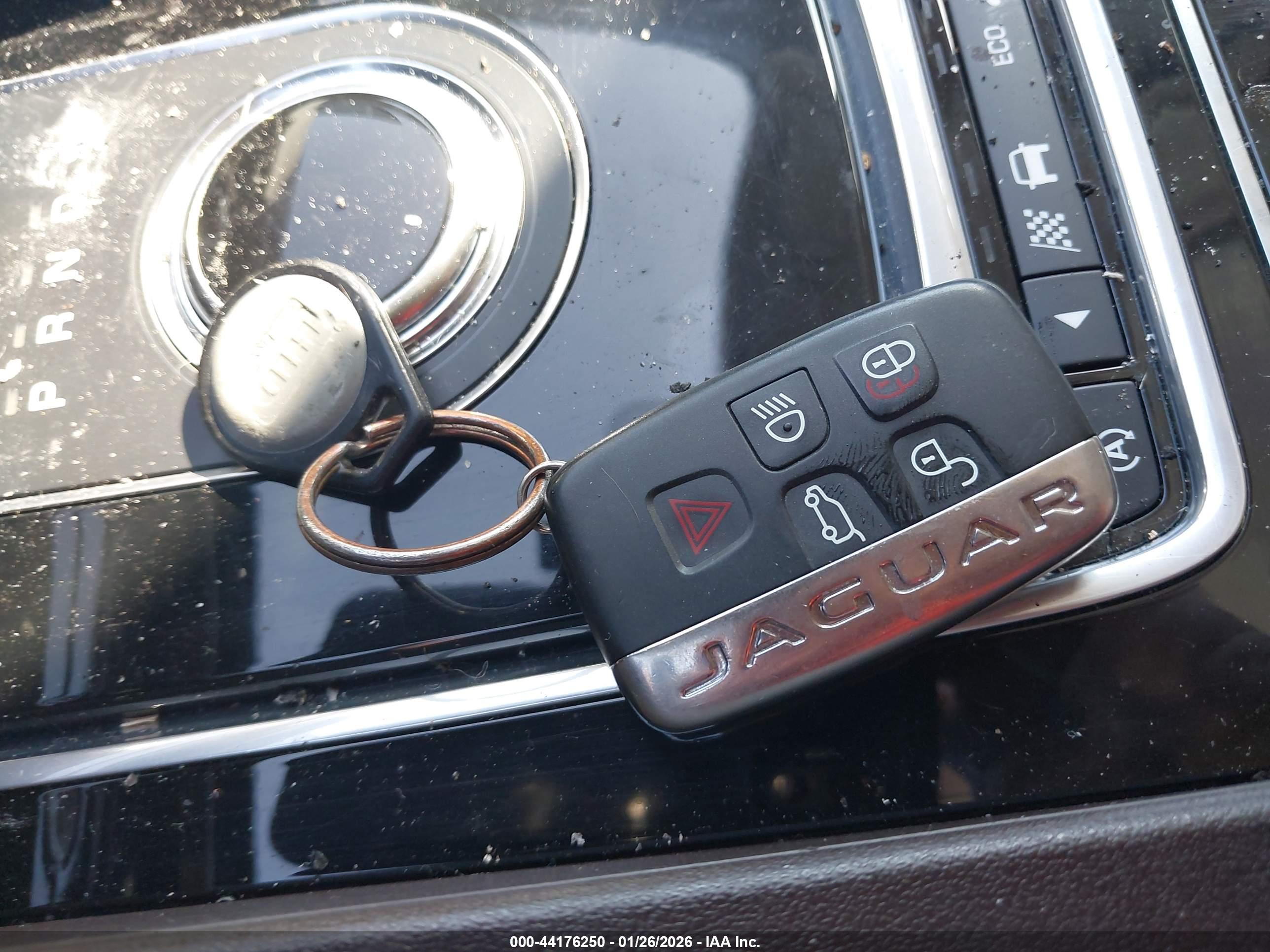 JAGUAR F-PACE image 11