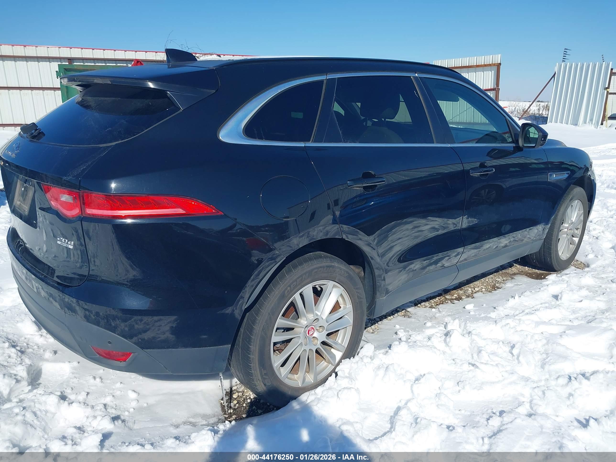 JAGUAR F-PACE image 4