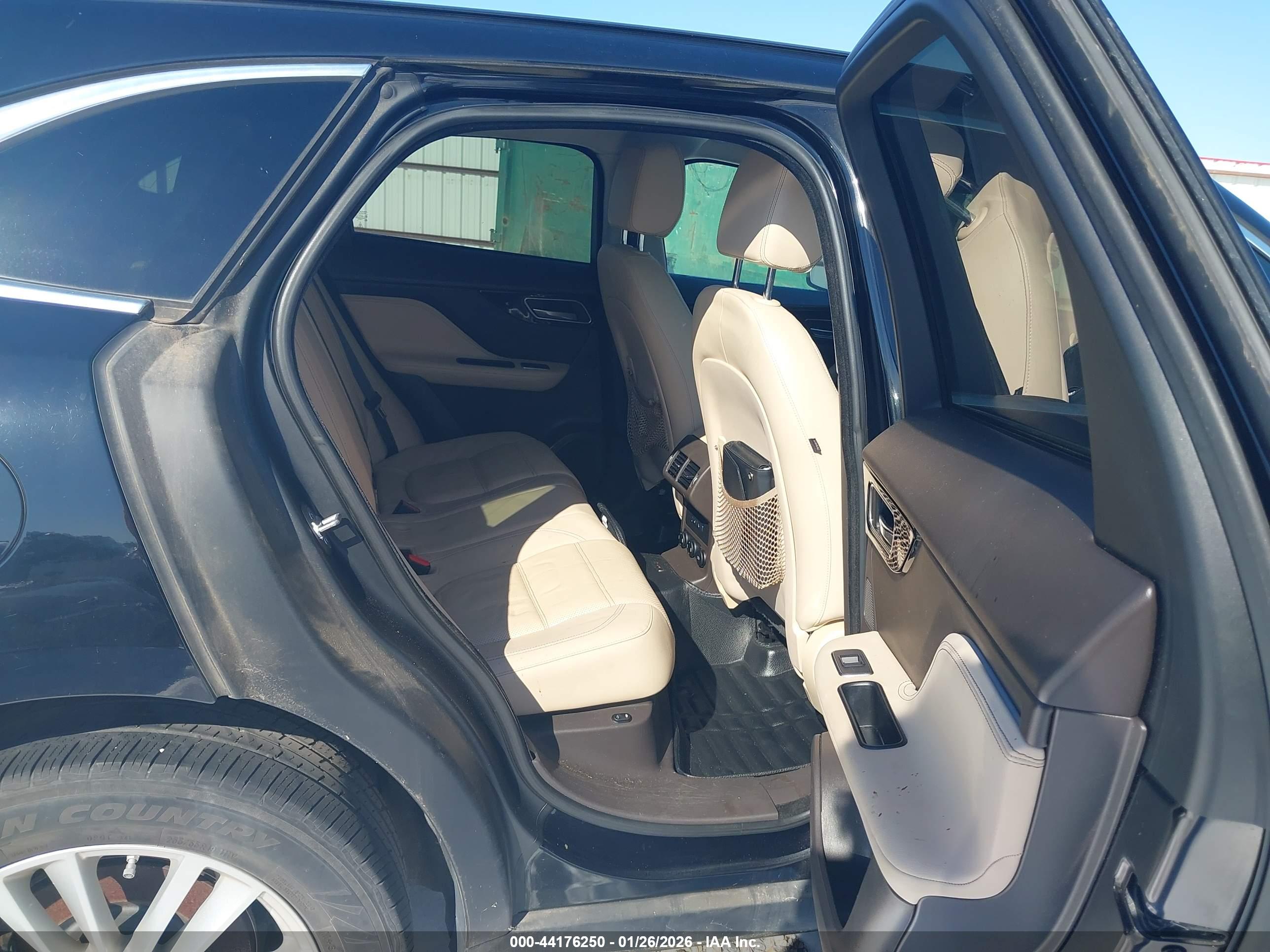 JAGUAR F-PACE image 8