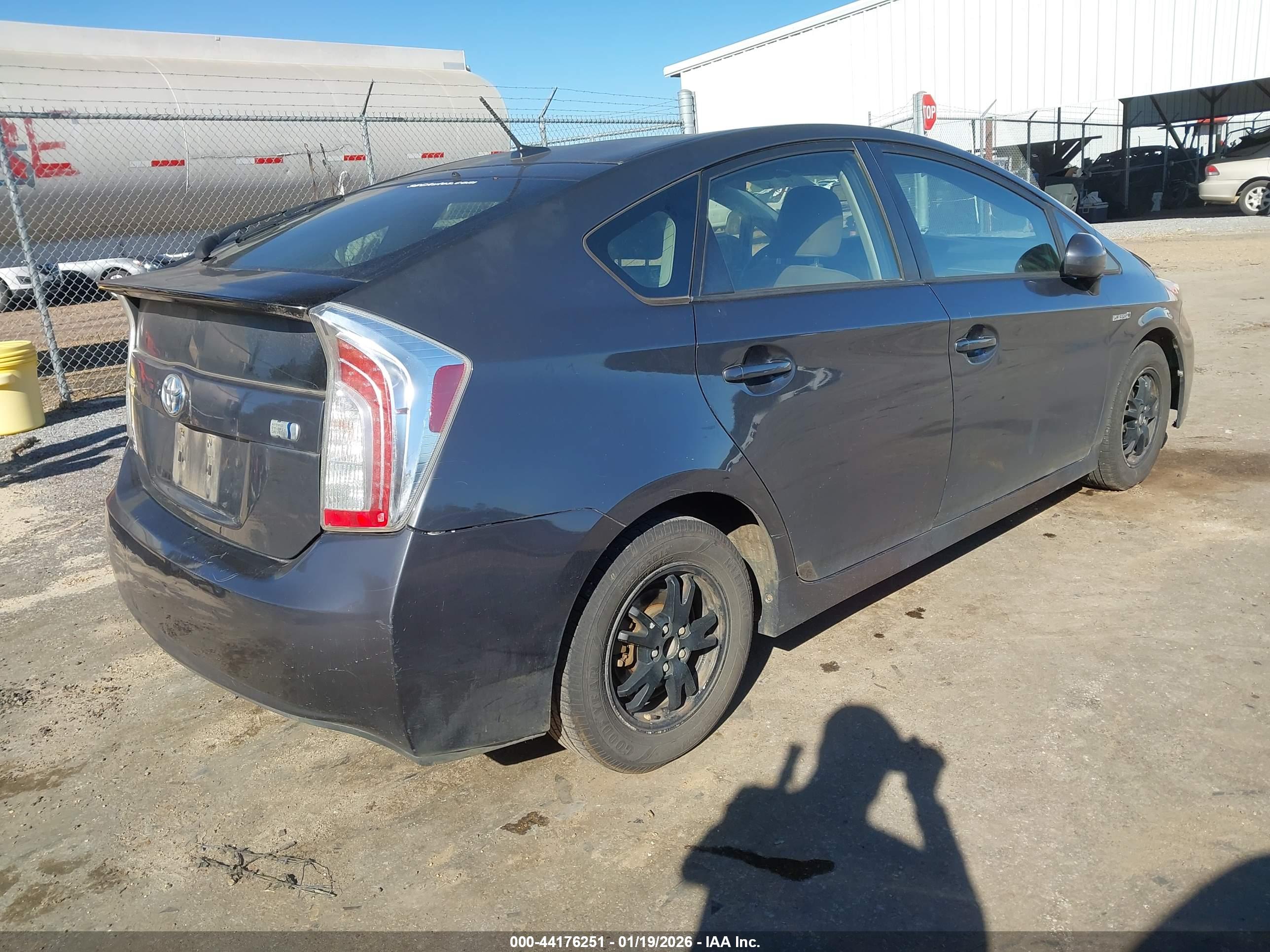 TOYOTA PRIUS image 4