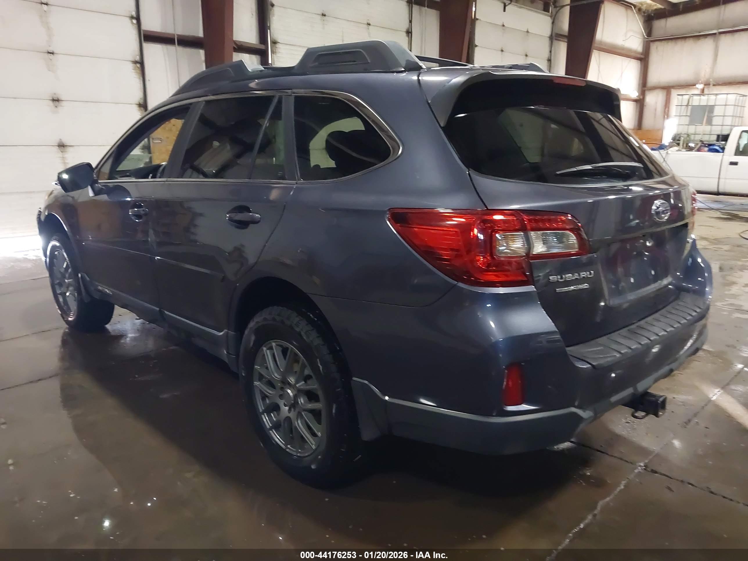SUBARU OUTBACK image 3