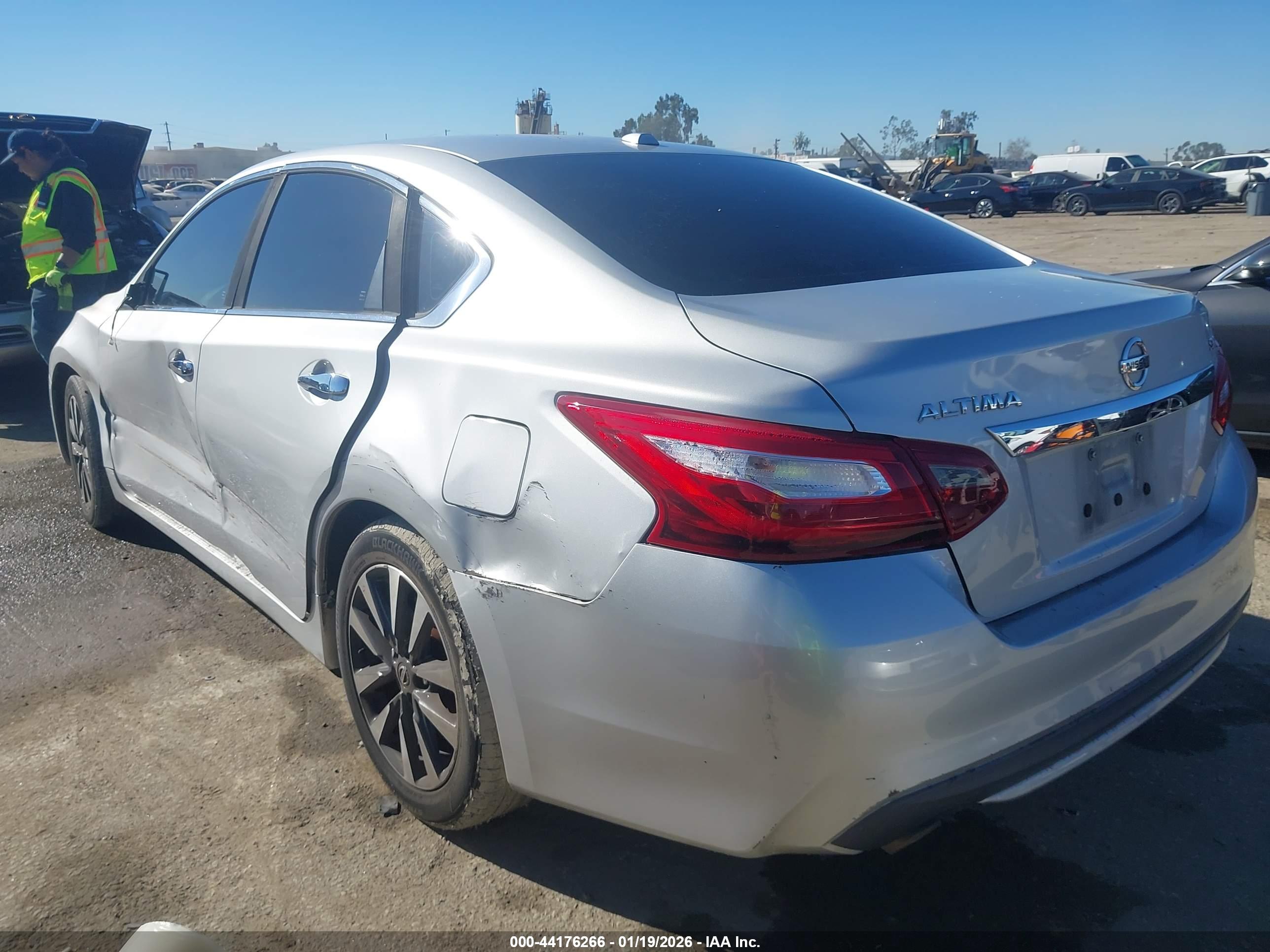 NISSAN ALTIMA image 3