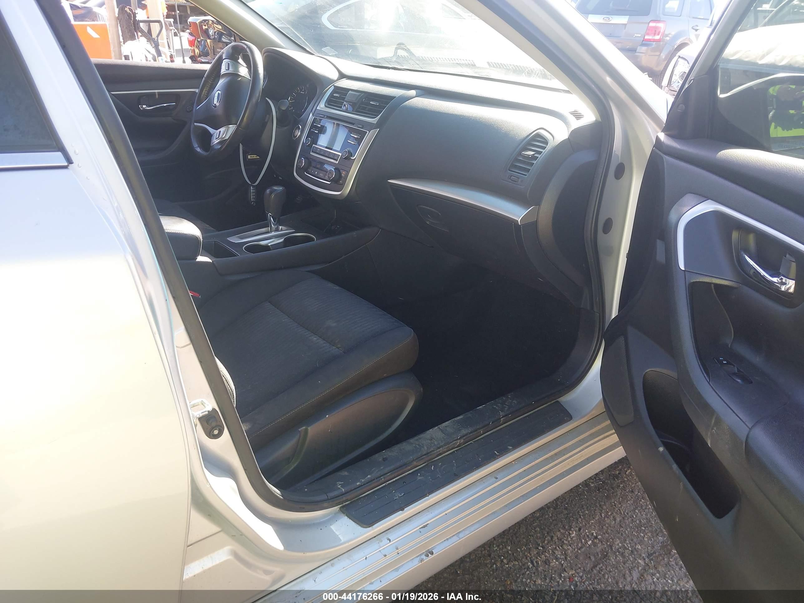 NISSAN ALTIMA image 5