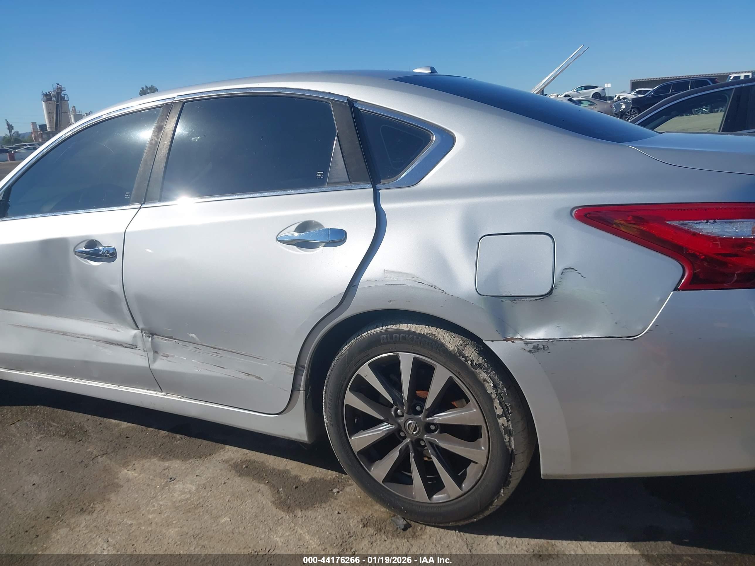 NISSAN ALTIMA image 6
