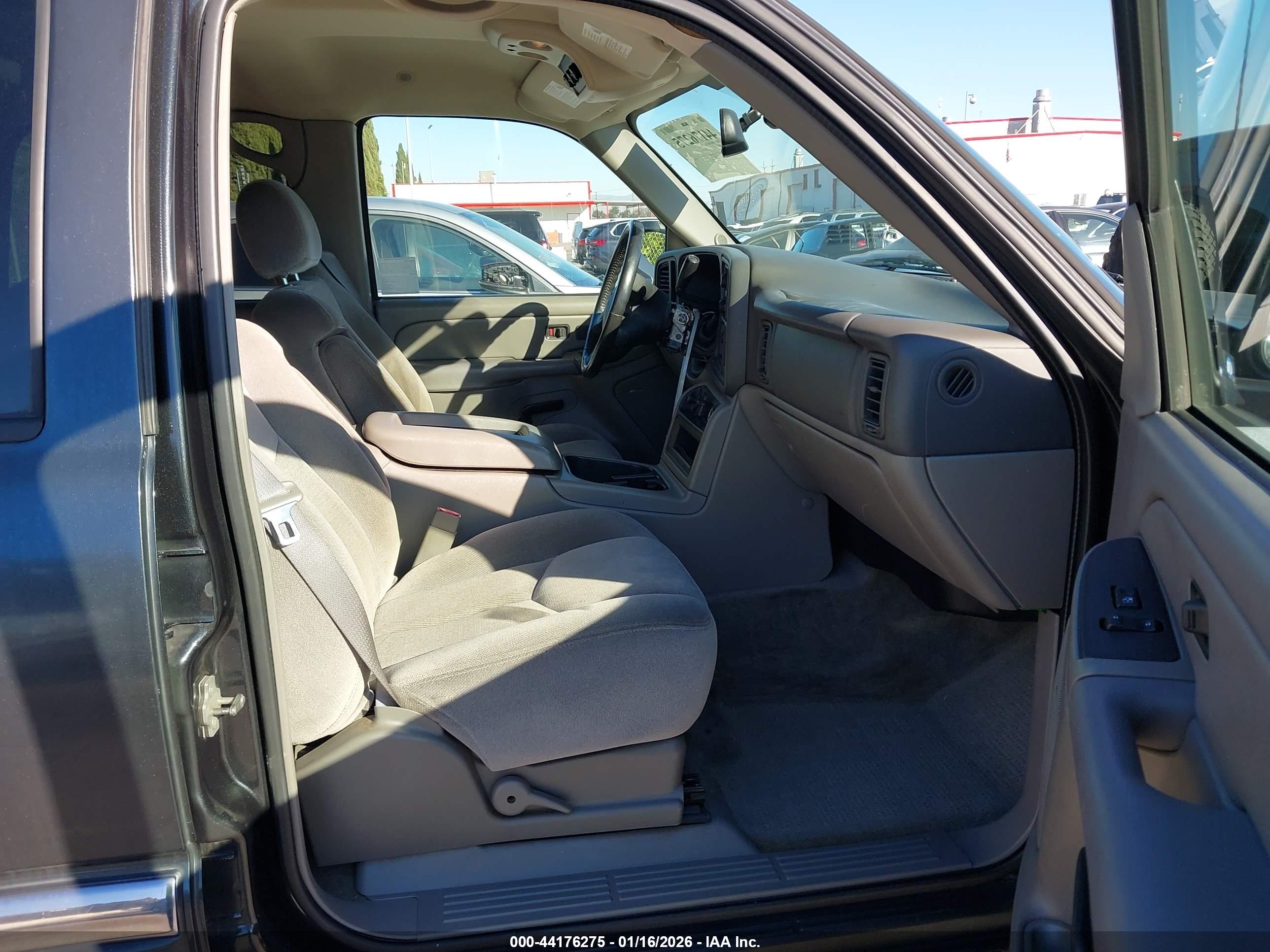 GMC YUKON image 5