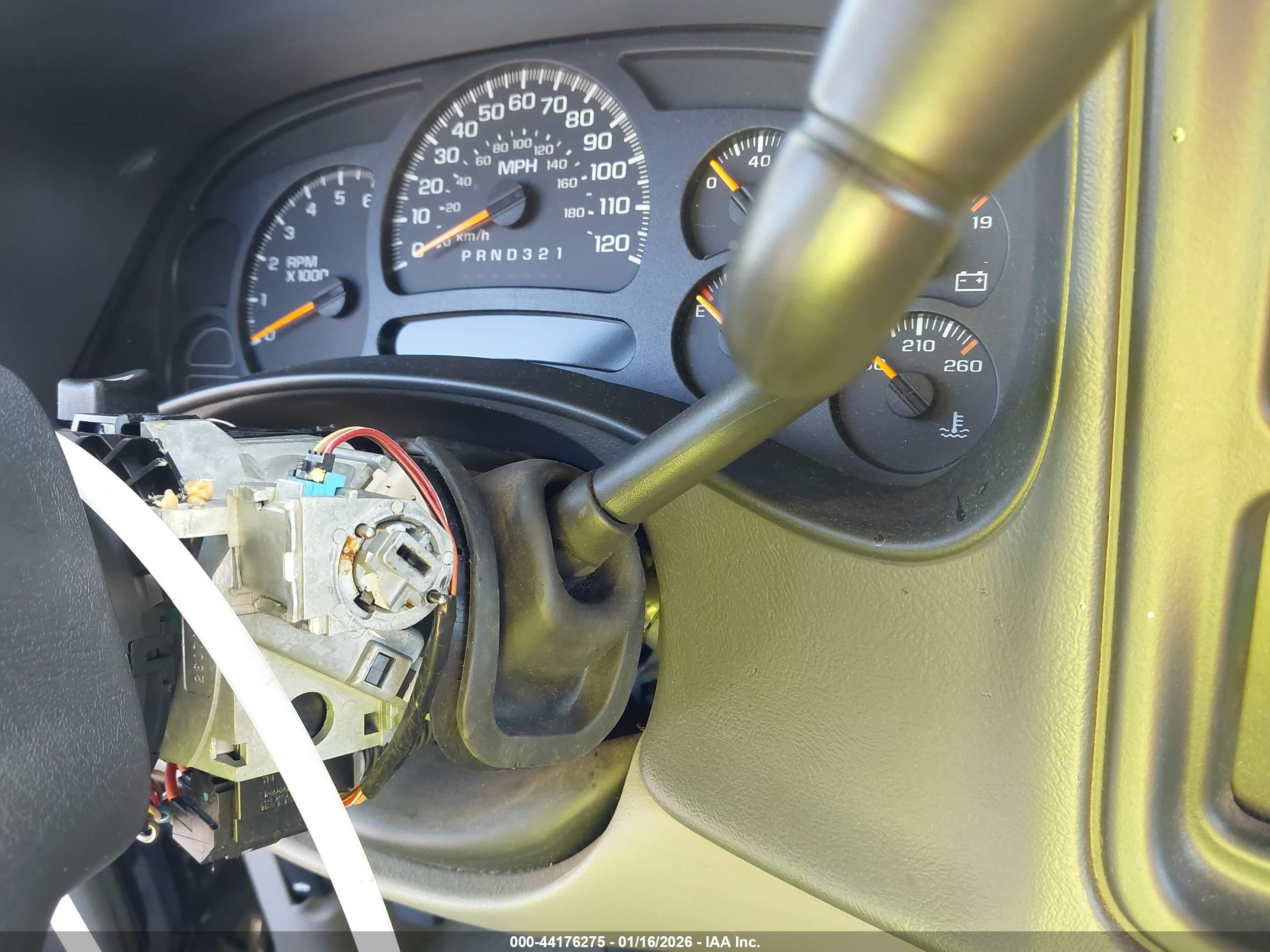 GMC YUKON image 6