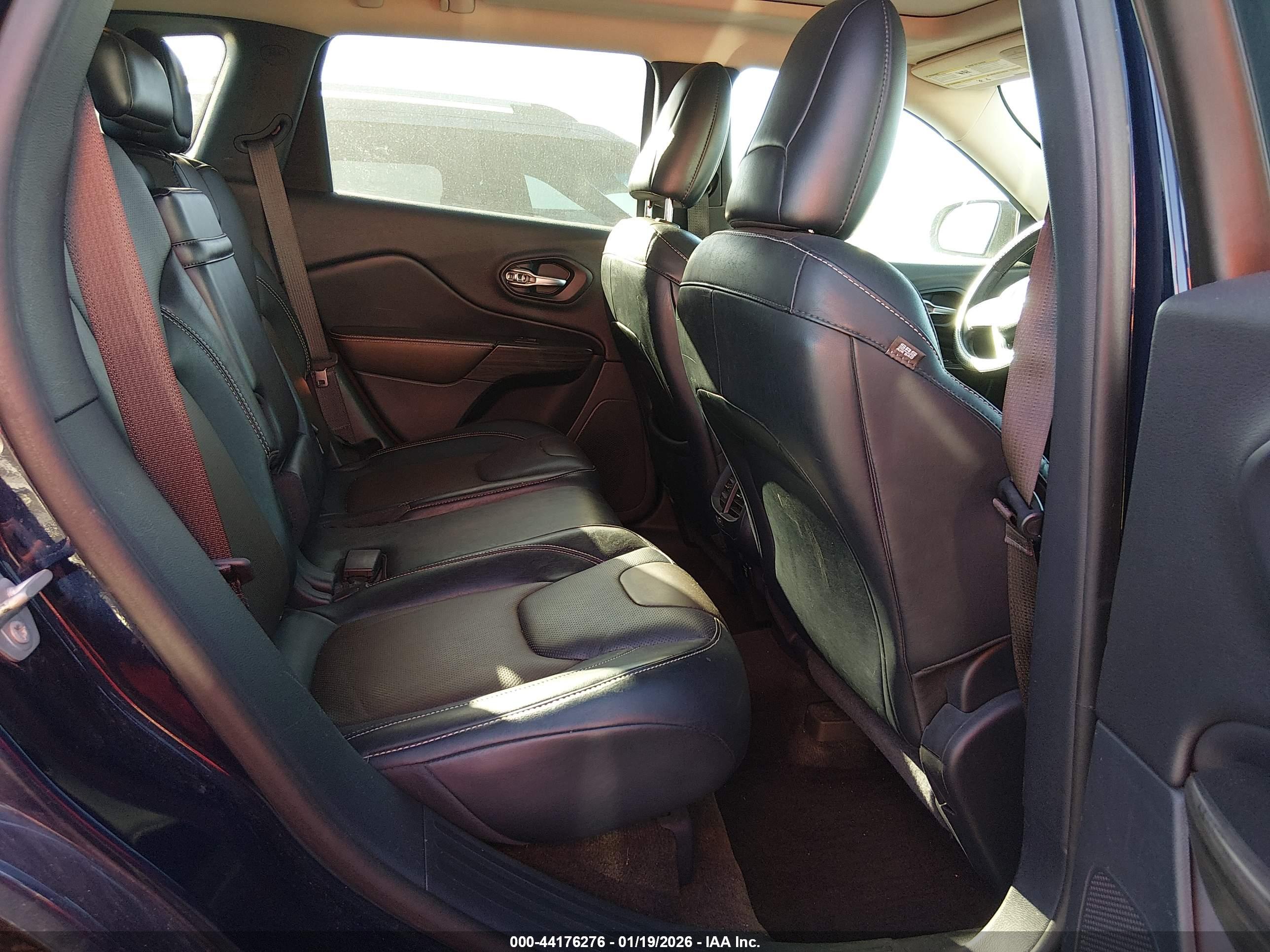 JEEP CHEROKEE image 8