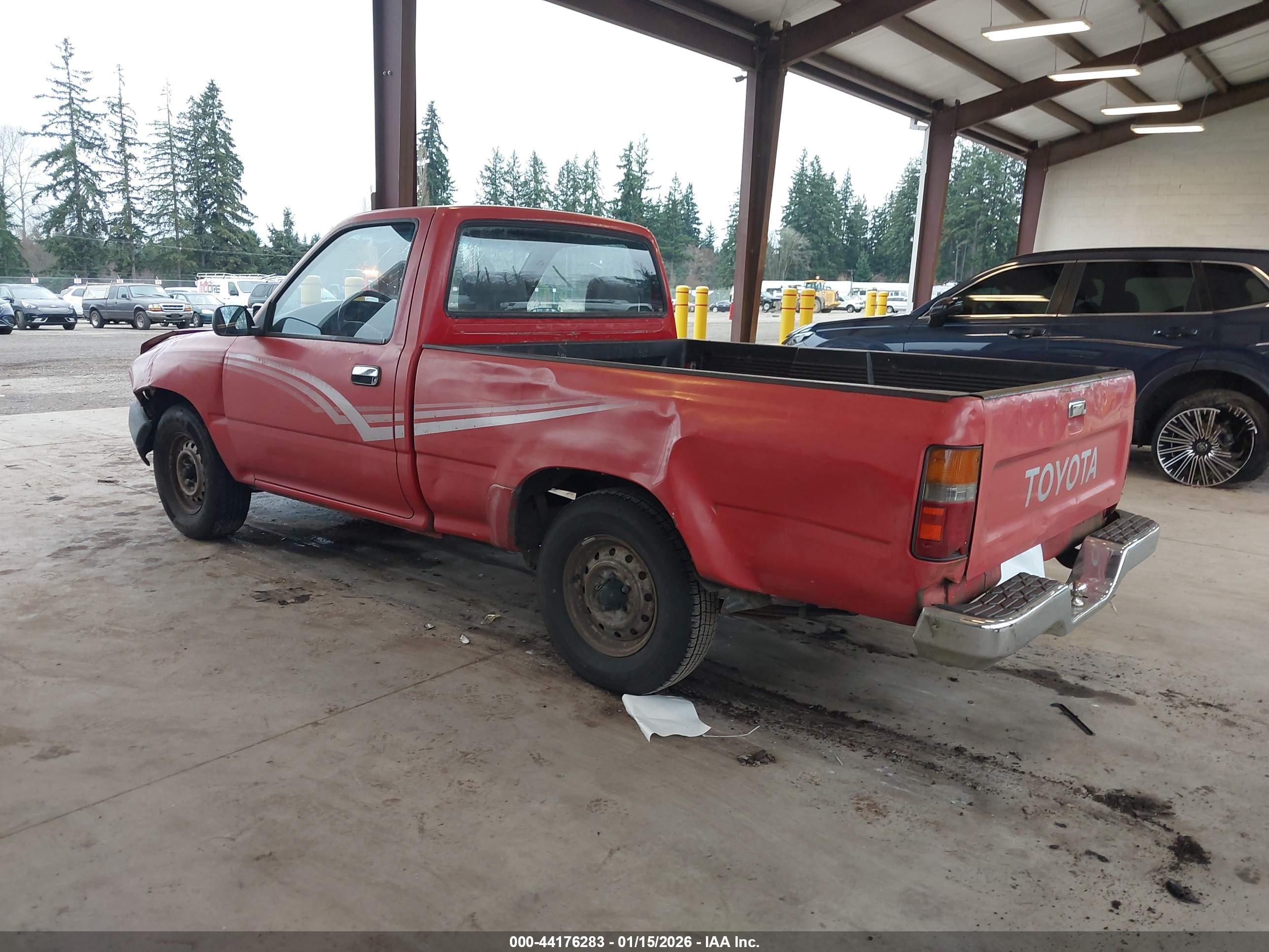 TOYOTA PICKUP image 3