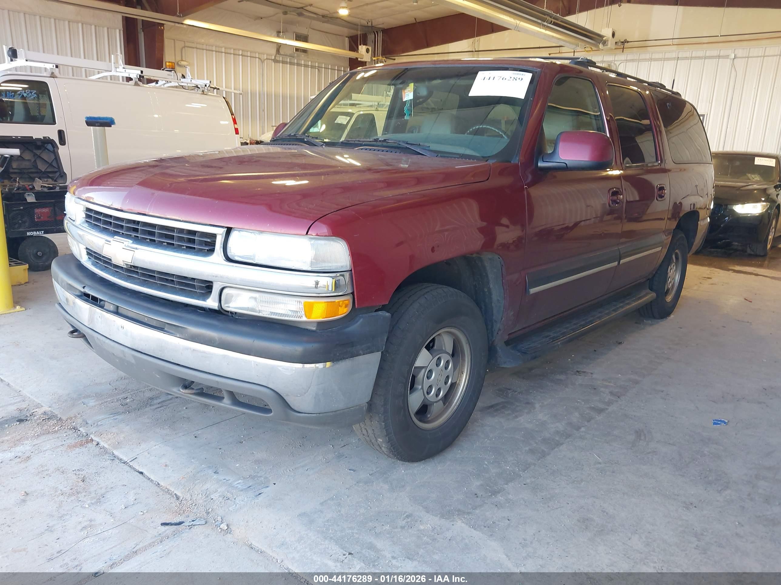 CHEVROLET SUBURBAN image 2