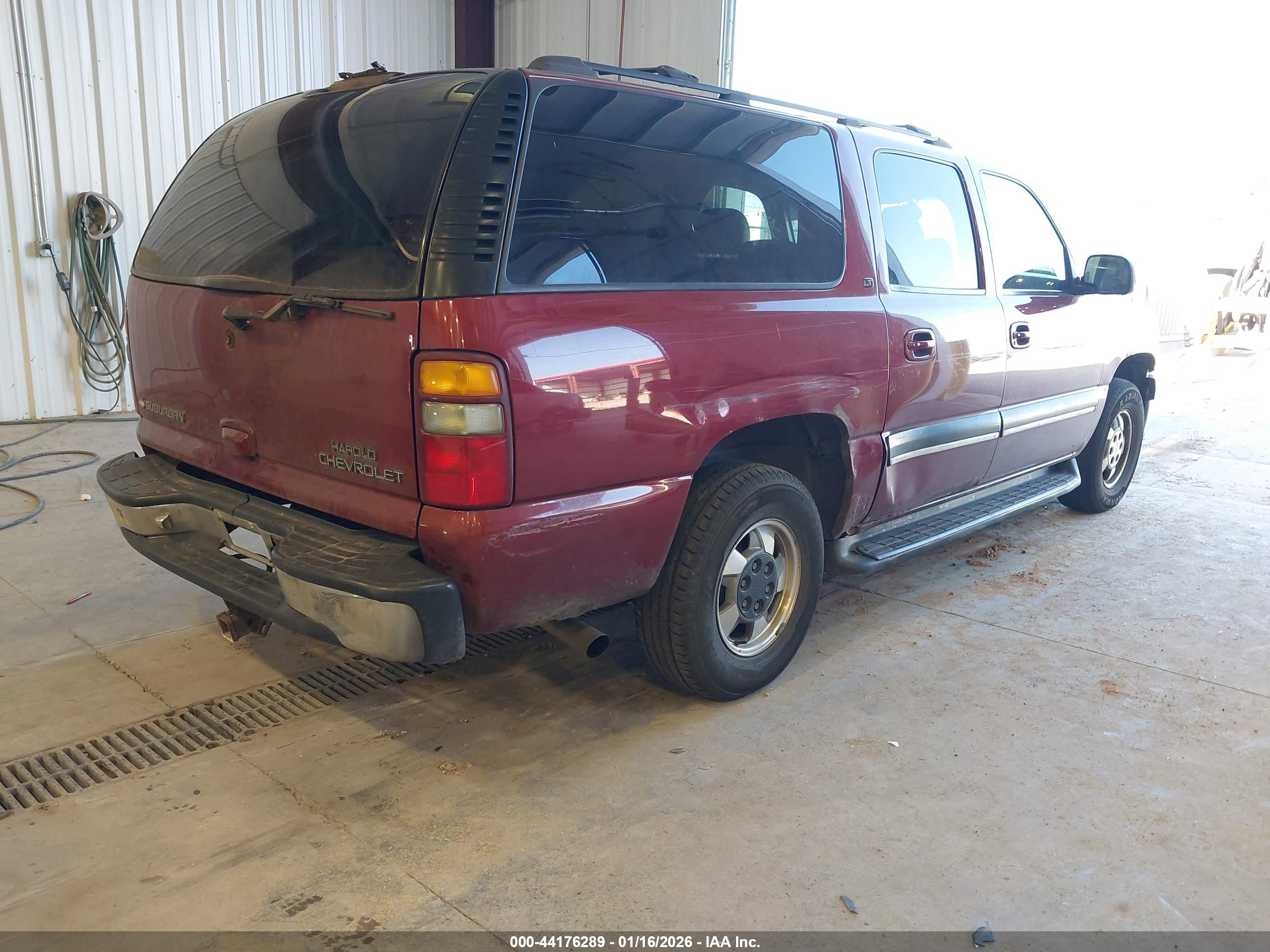 CHEVROLET SUBURBAN image 4