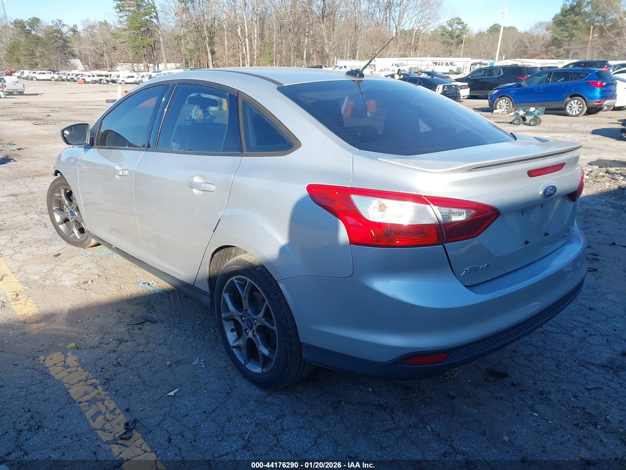 FORD FOCUS image 3