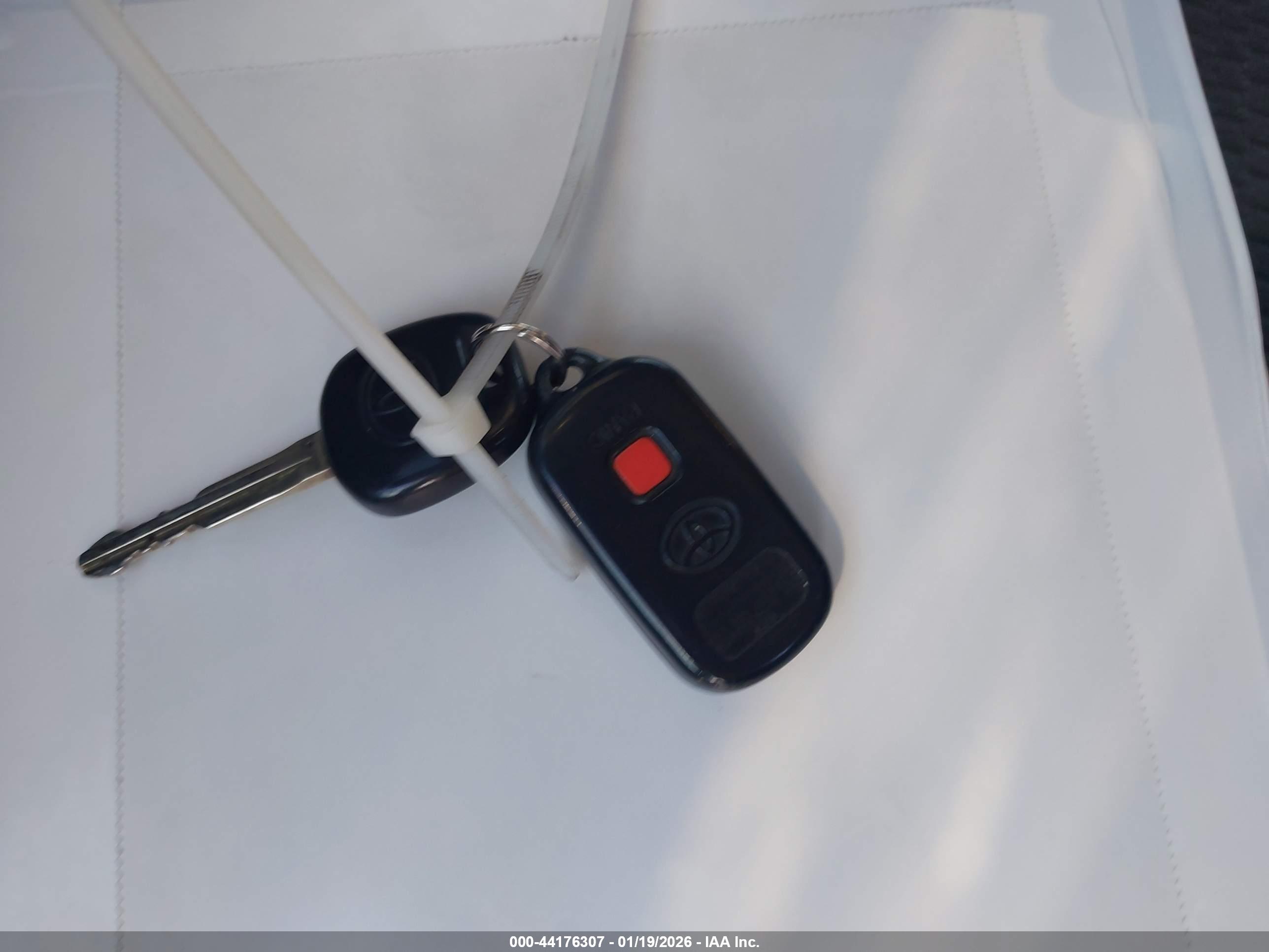 TOYOTA MATRIX image 11