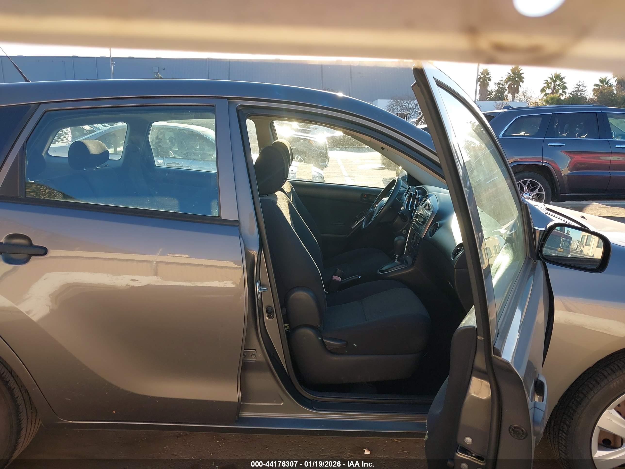 TOYOTA MATRIX image 5