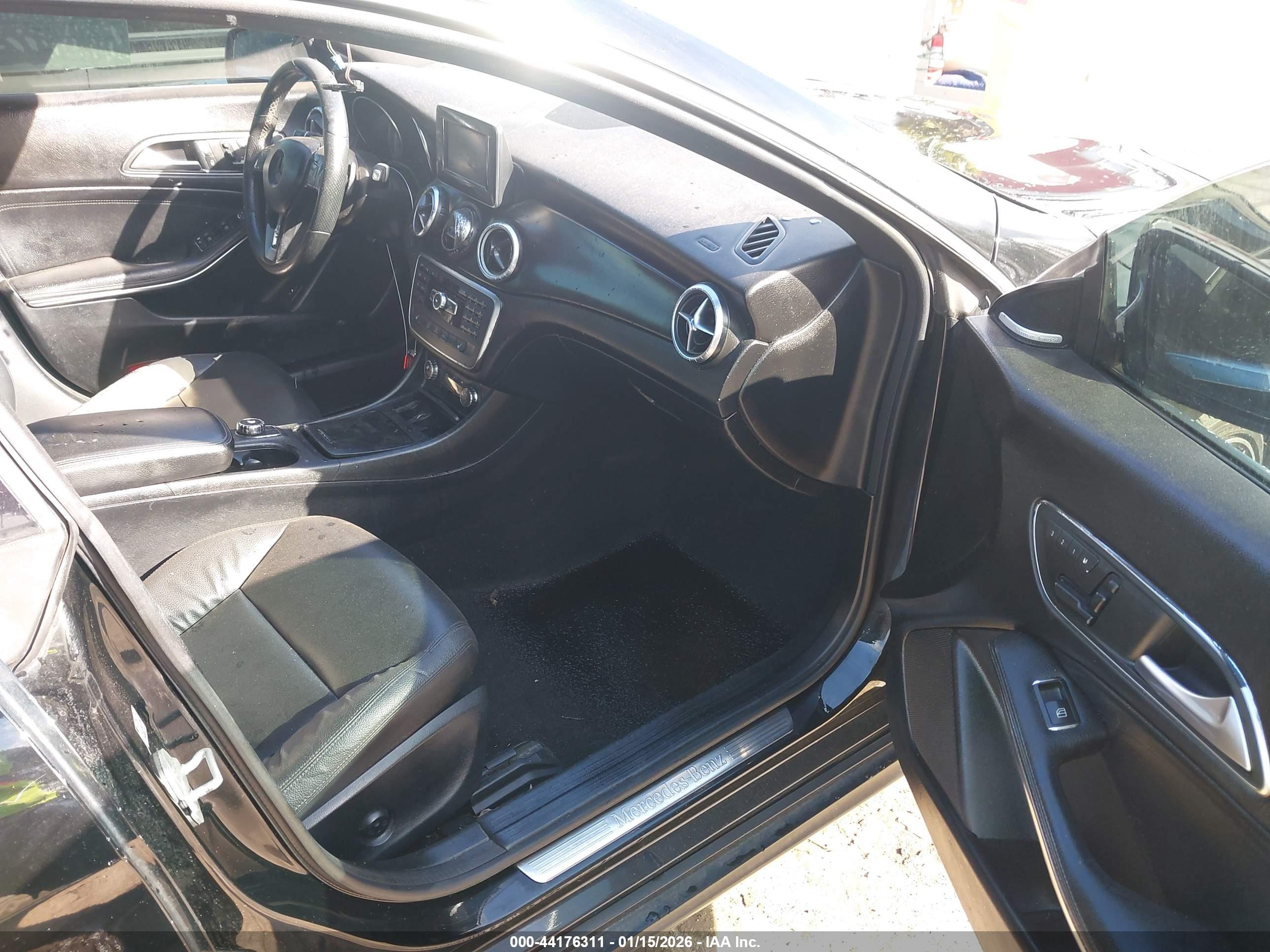 MERCEDES-BENZ CLA image 5