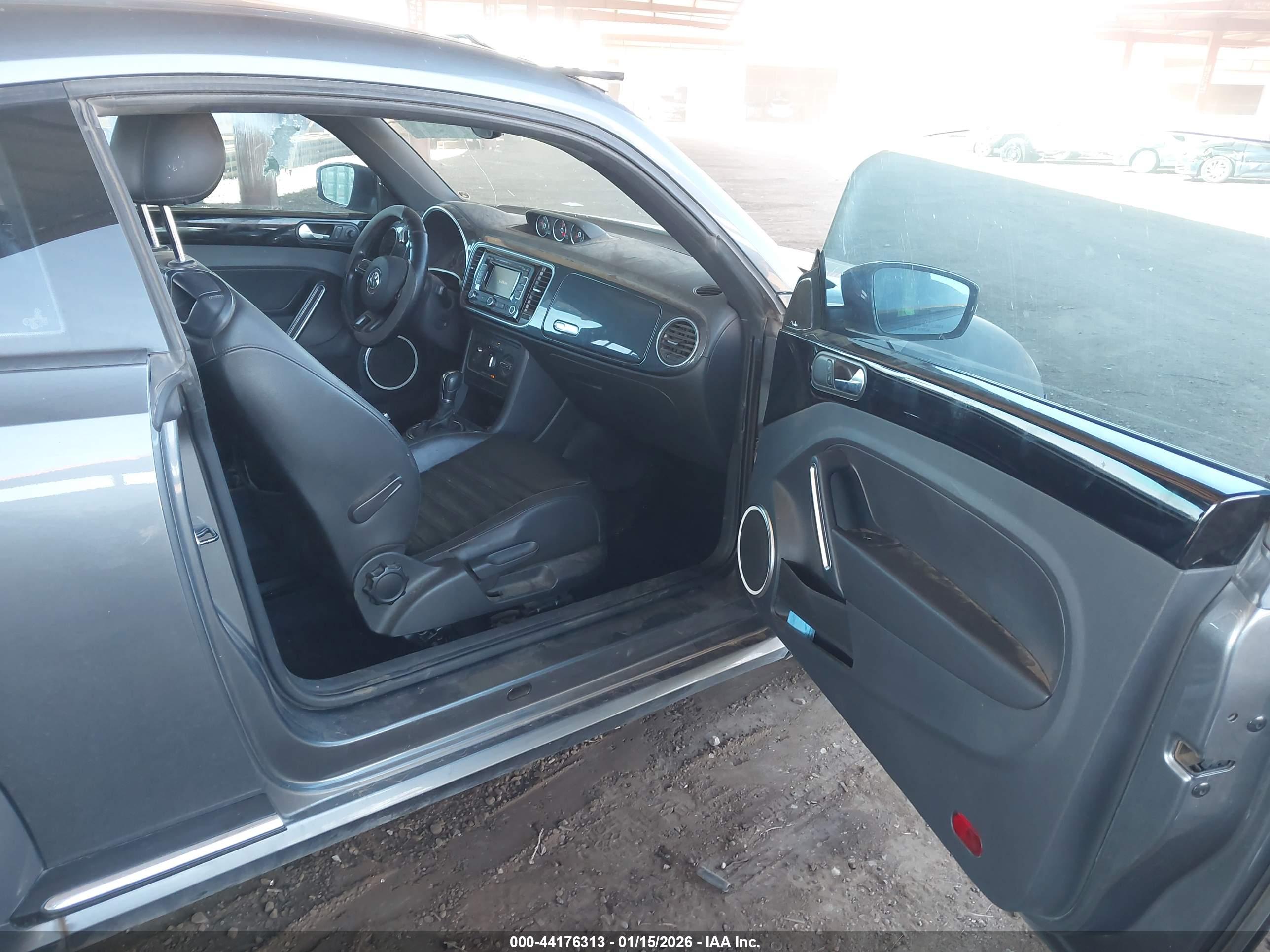 VOLKSWAGEN BEETLE image 5