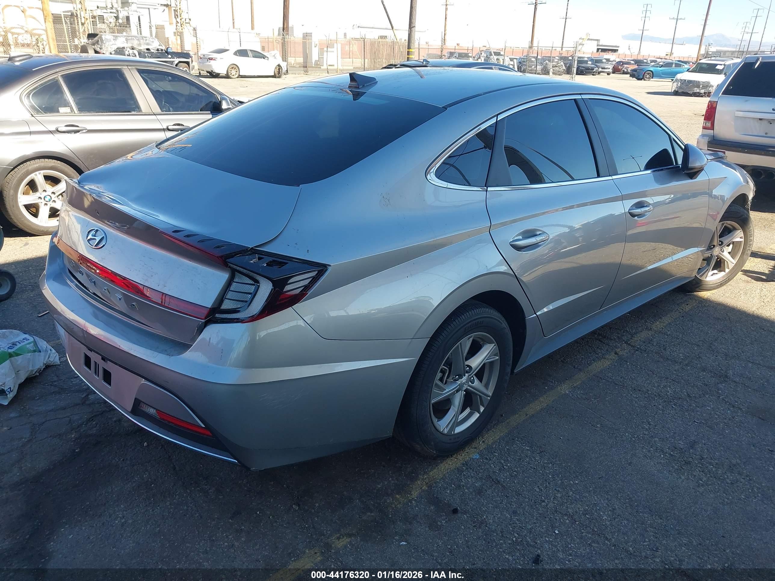 HYUNDAI SONATA image 4