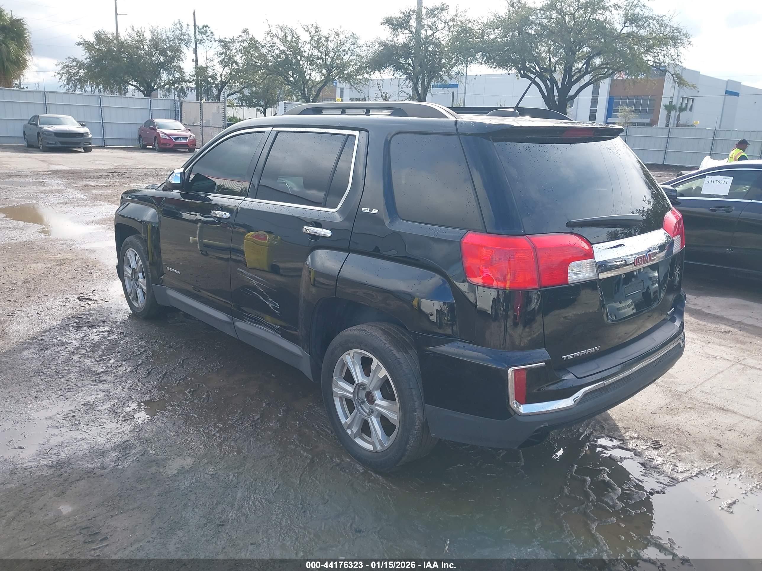 GMC TERRAIN image 3