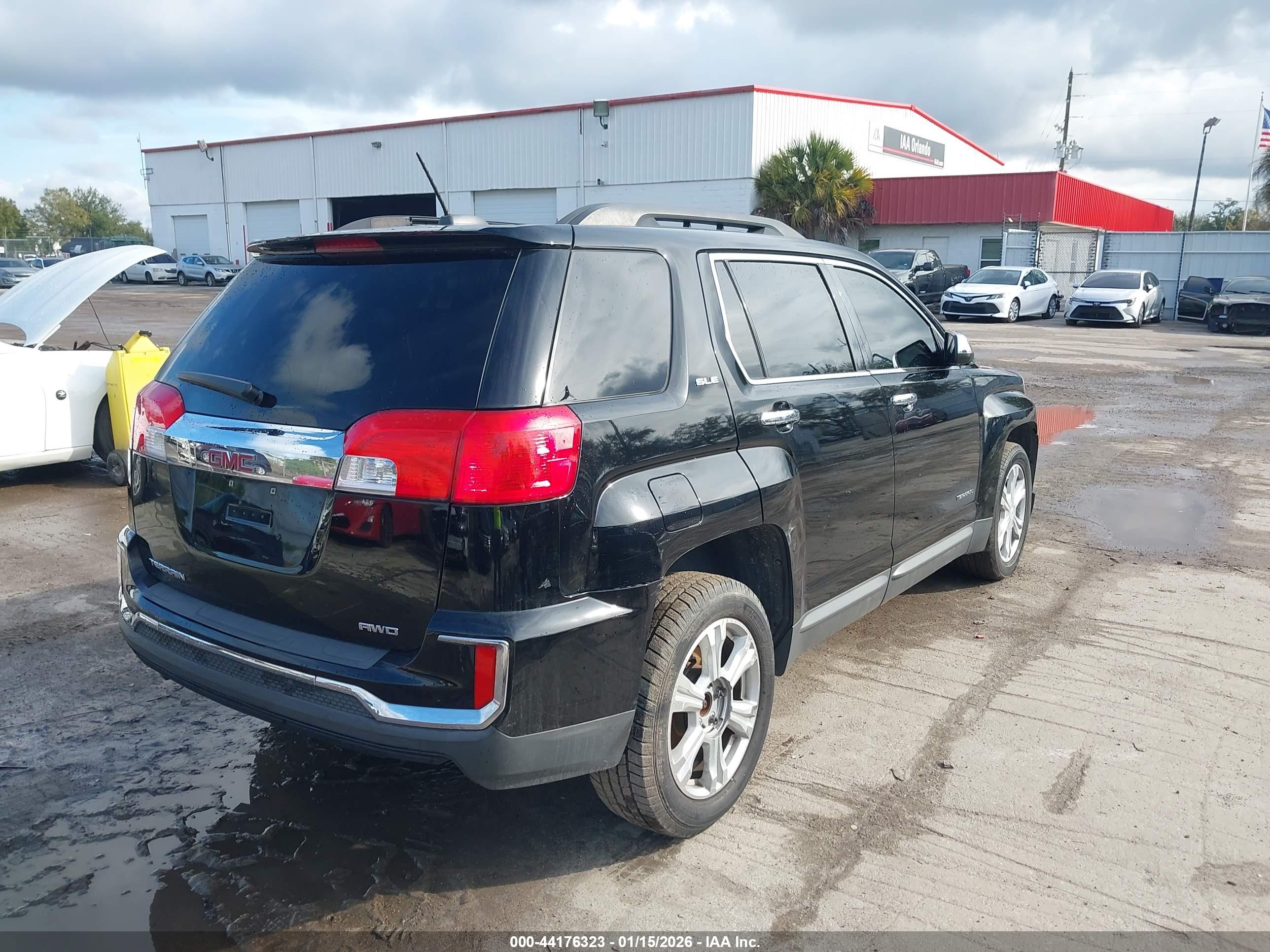 GMC TERRAIN image 4