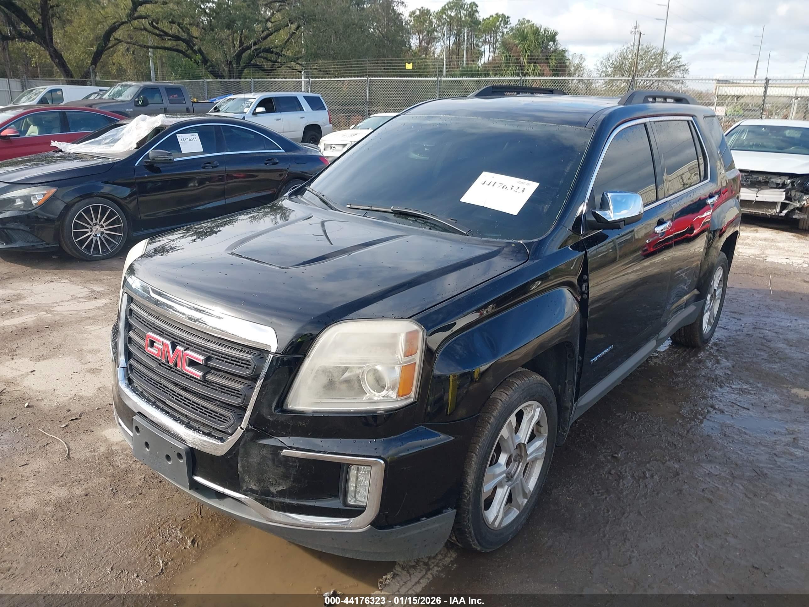 GMC TERRAIN image 6