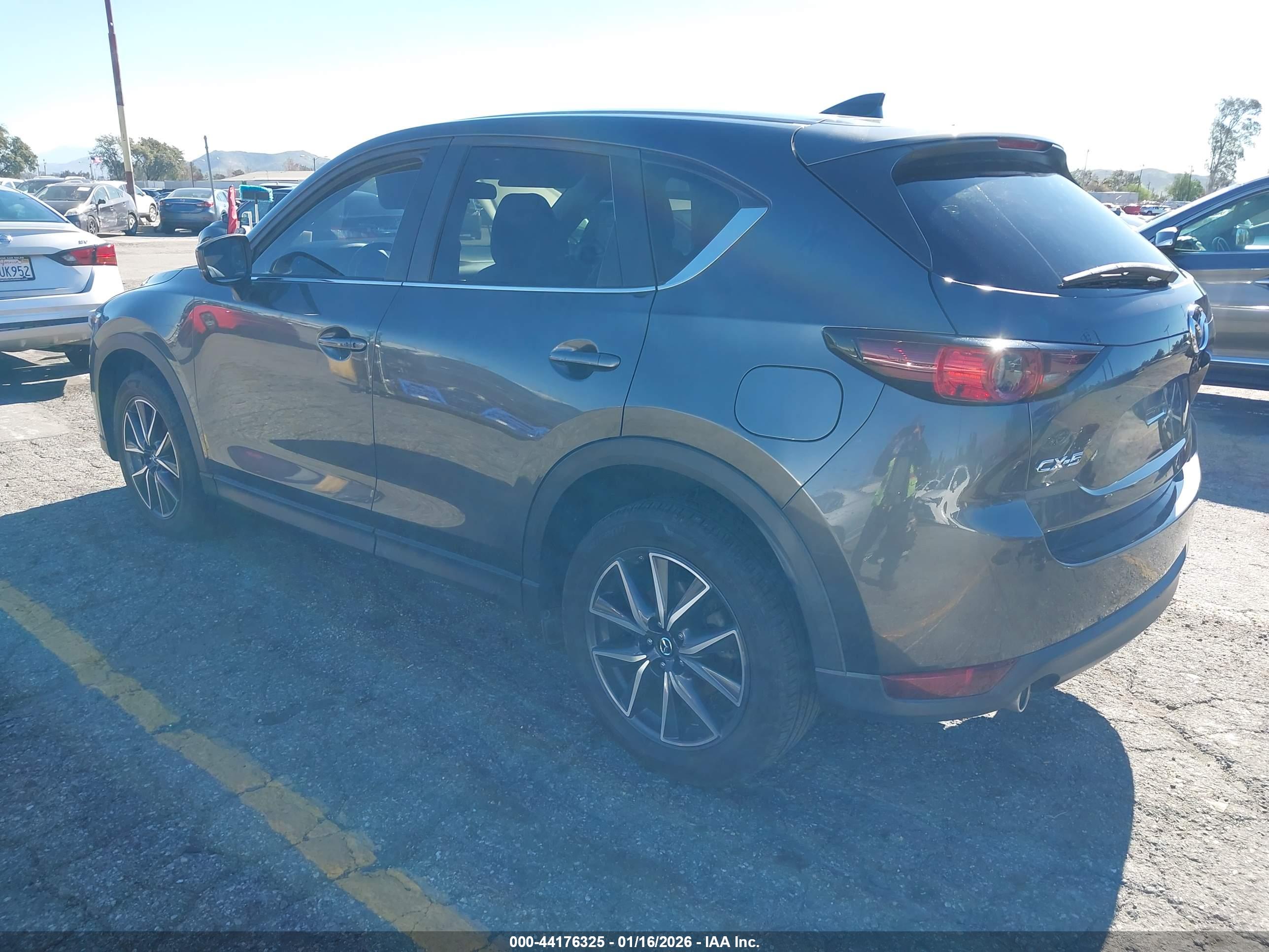 MAZDA CX-5 image 3