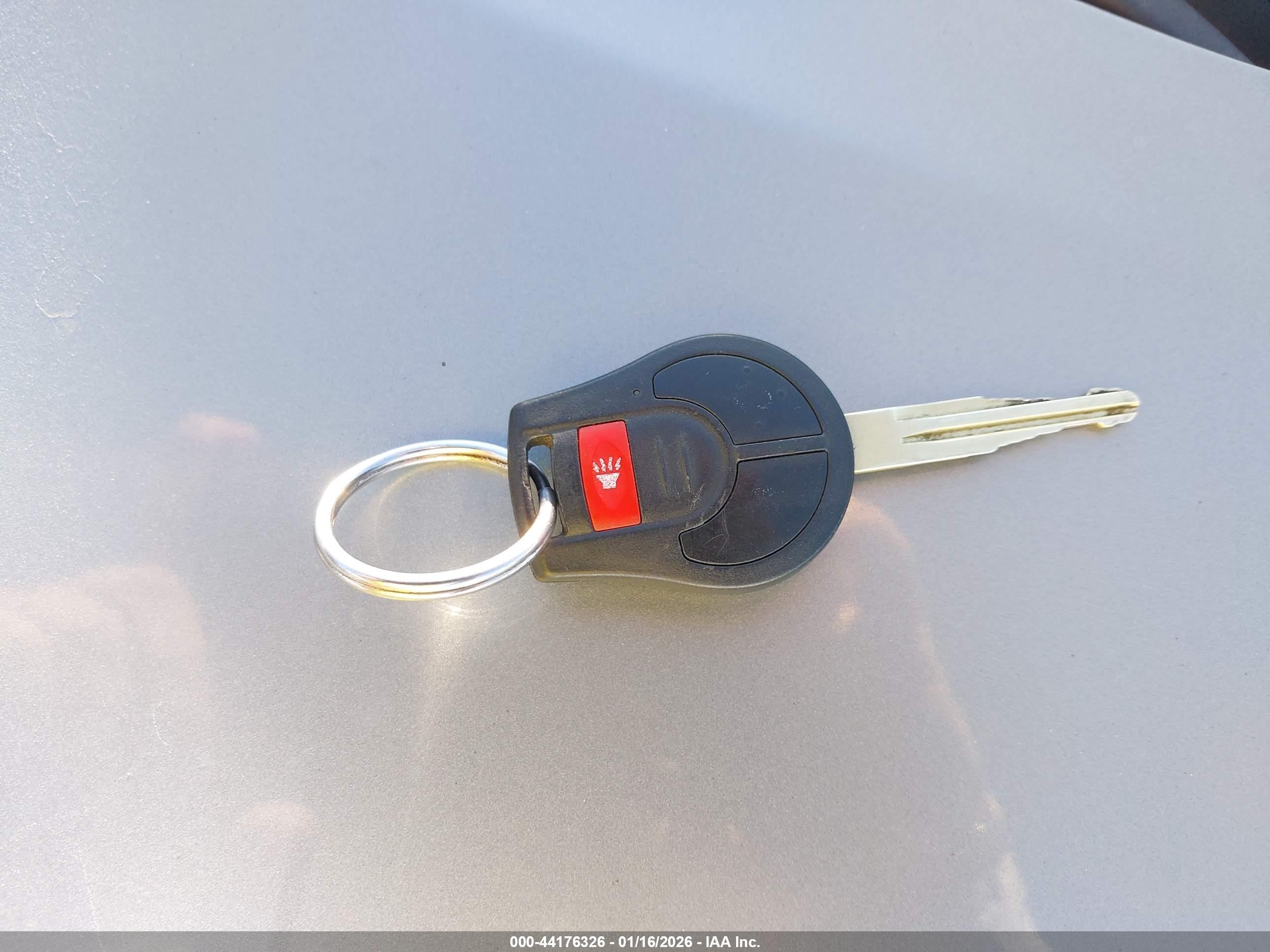 NISSAN VERSA image 11