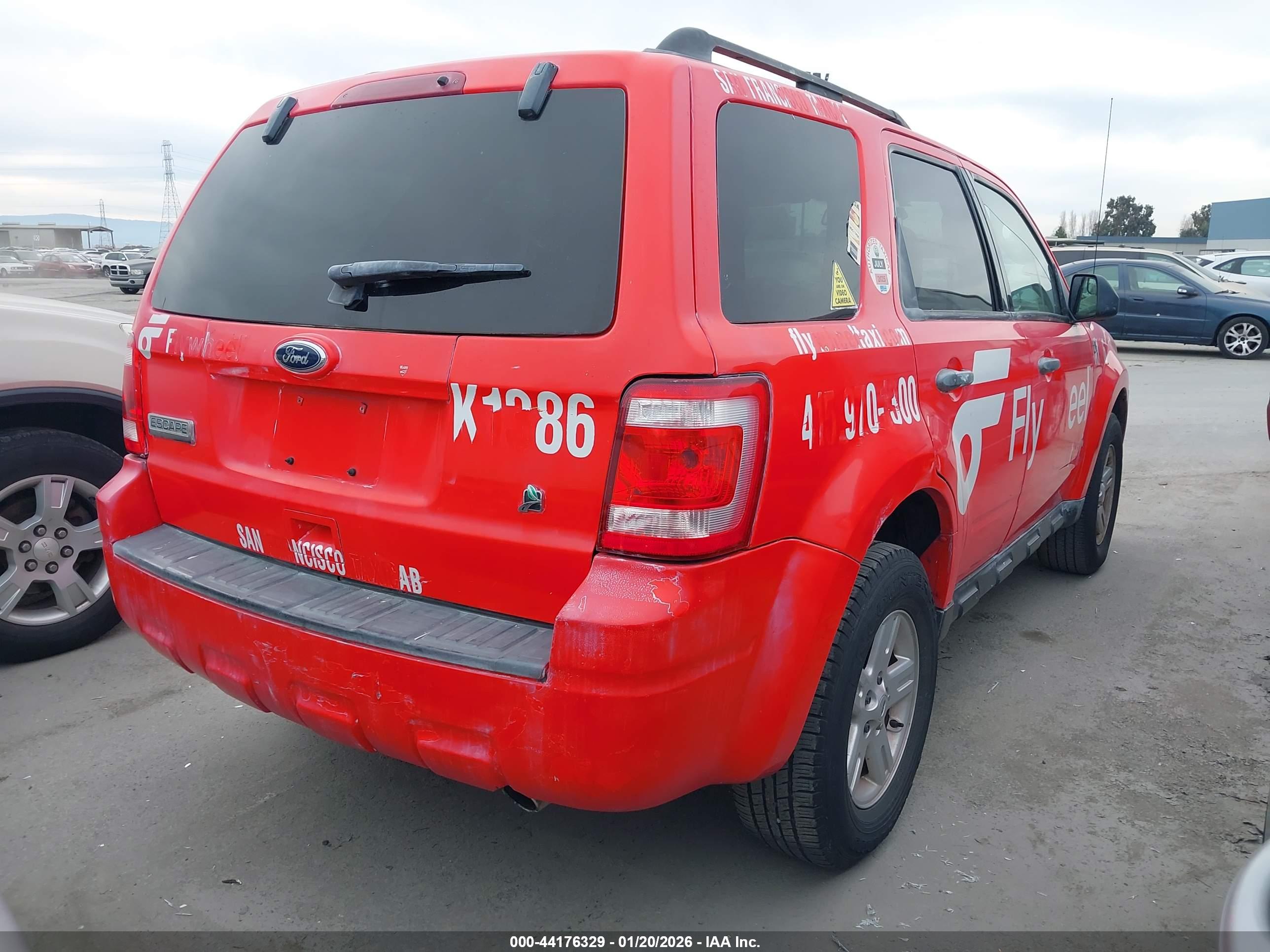 FORD ESCAPE image 4