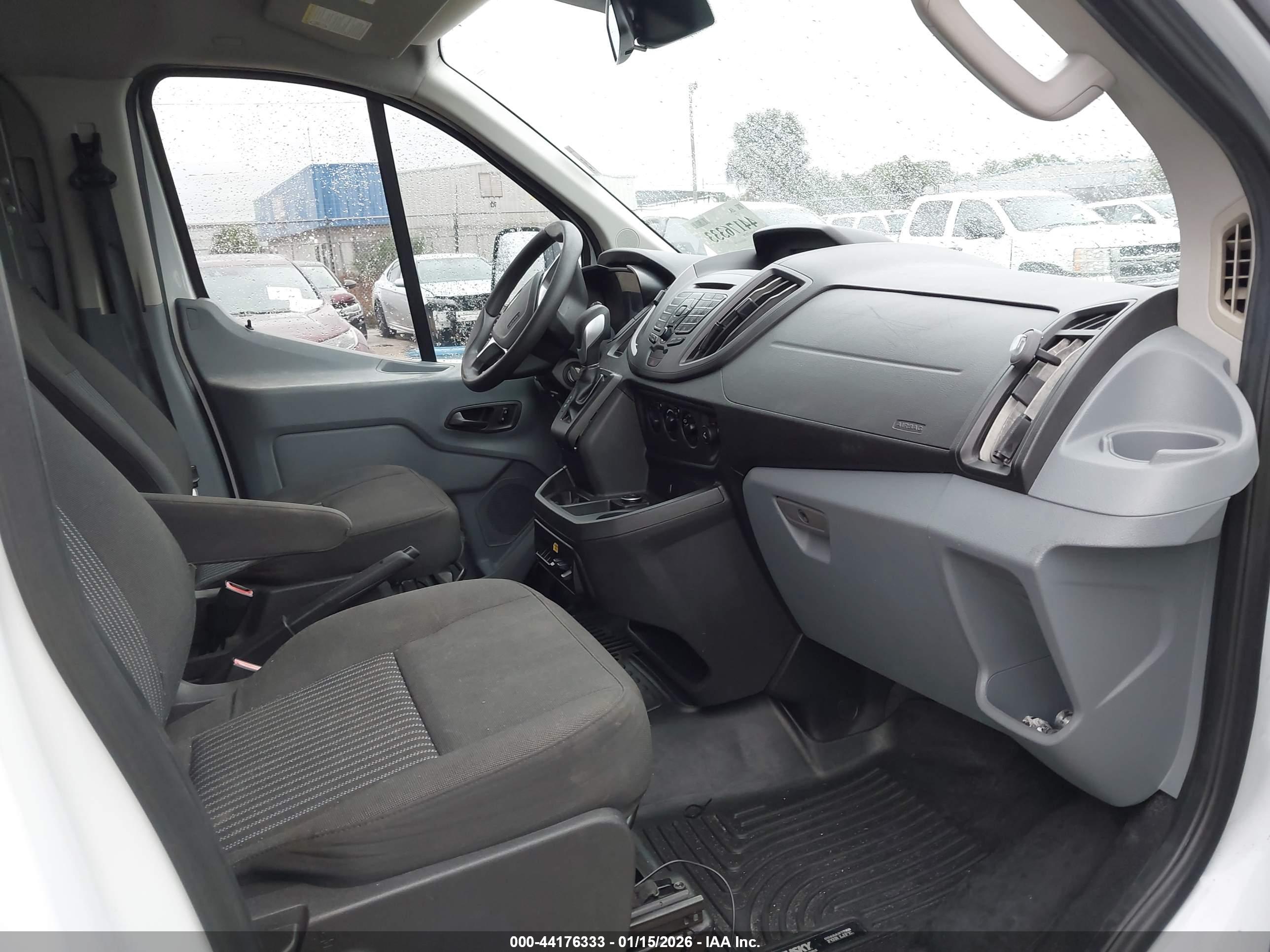 FORD TRANSIT-150 image 5