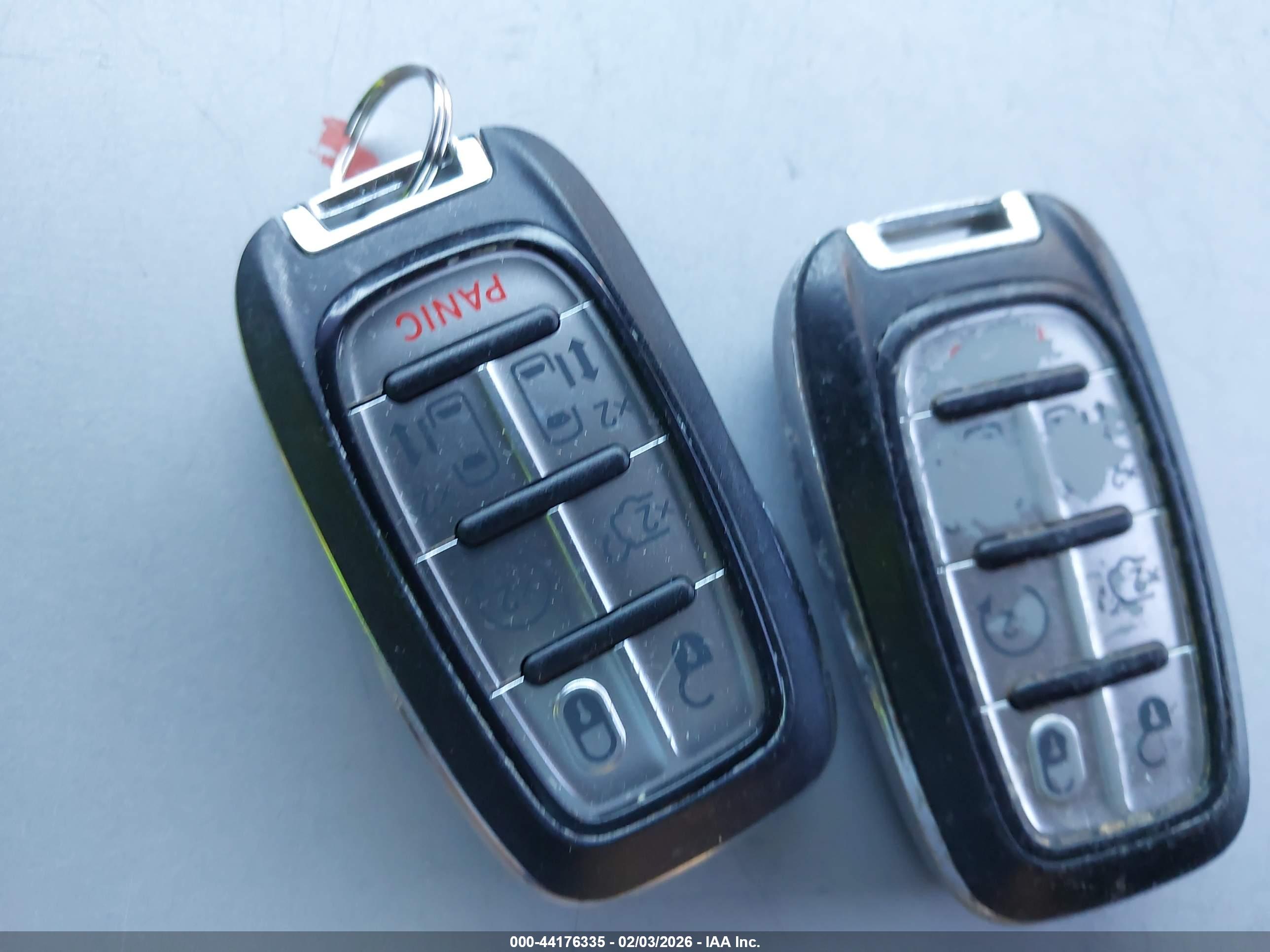 CHRYSLER PACIFICA image 11