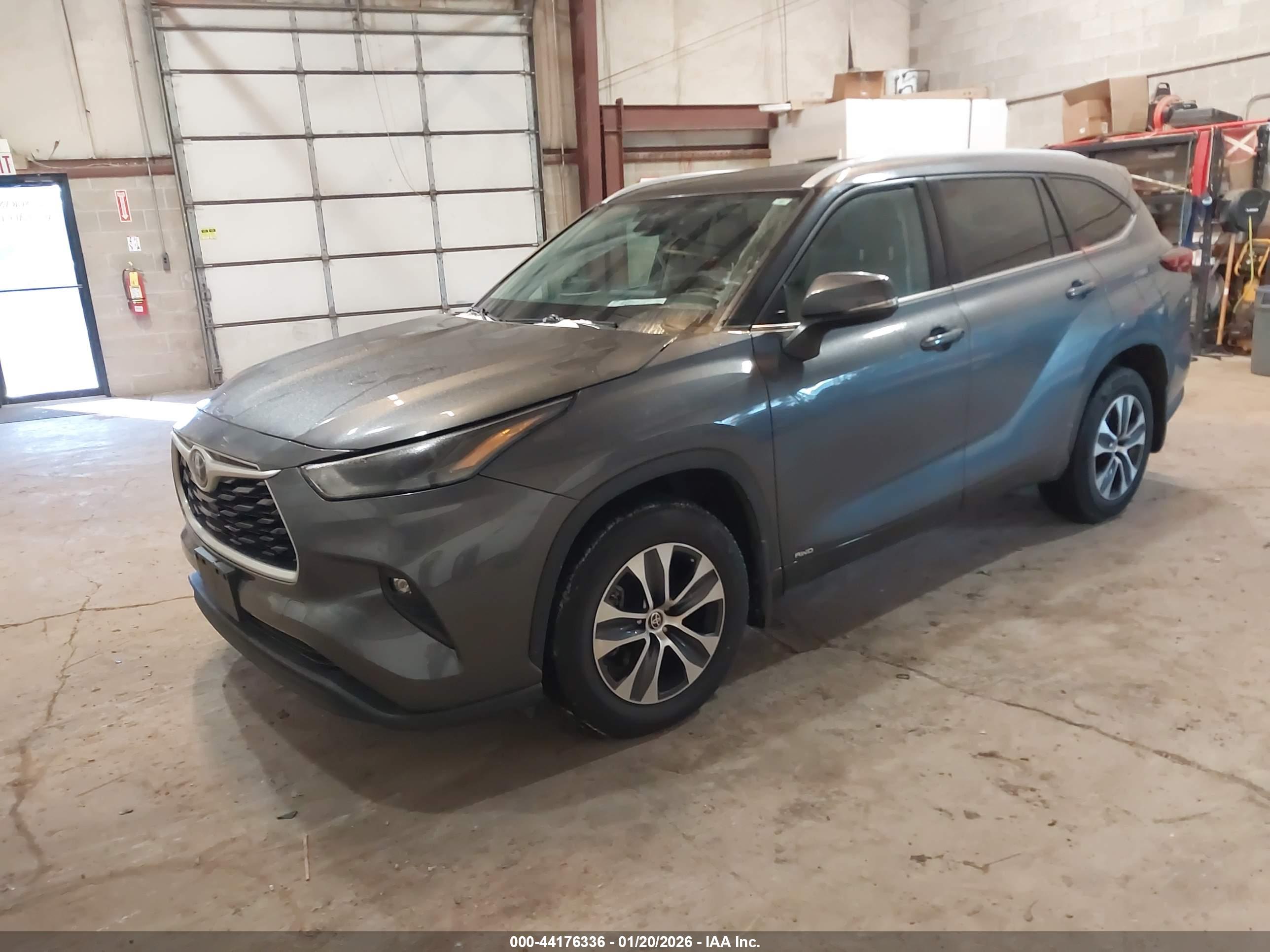 TOYOTA HIGHLANDER image 2