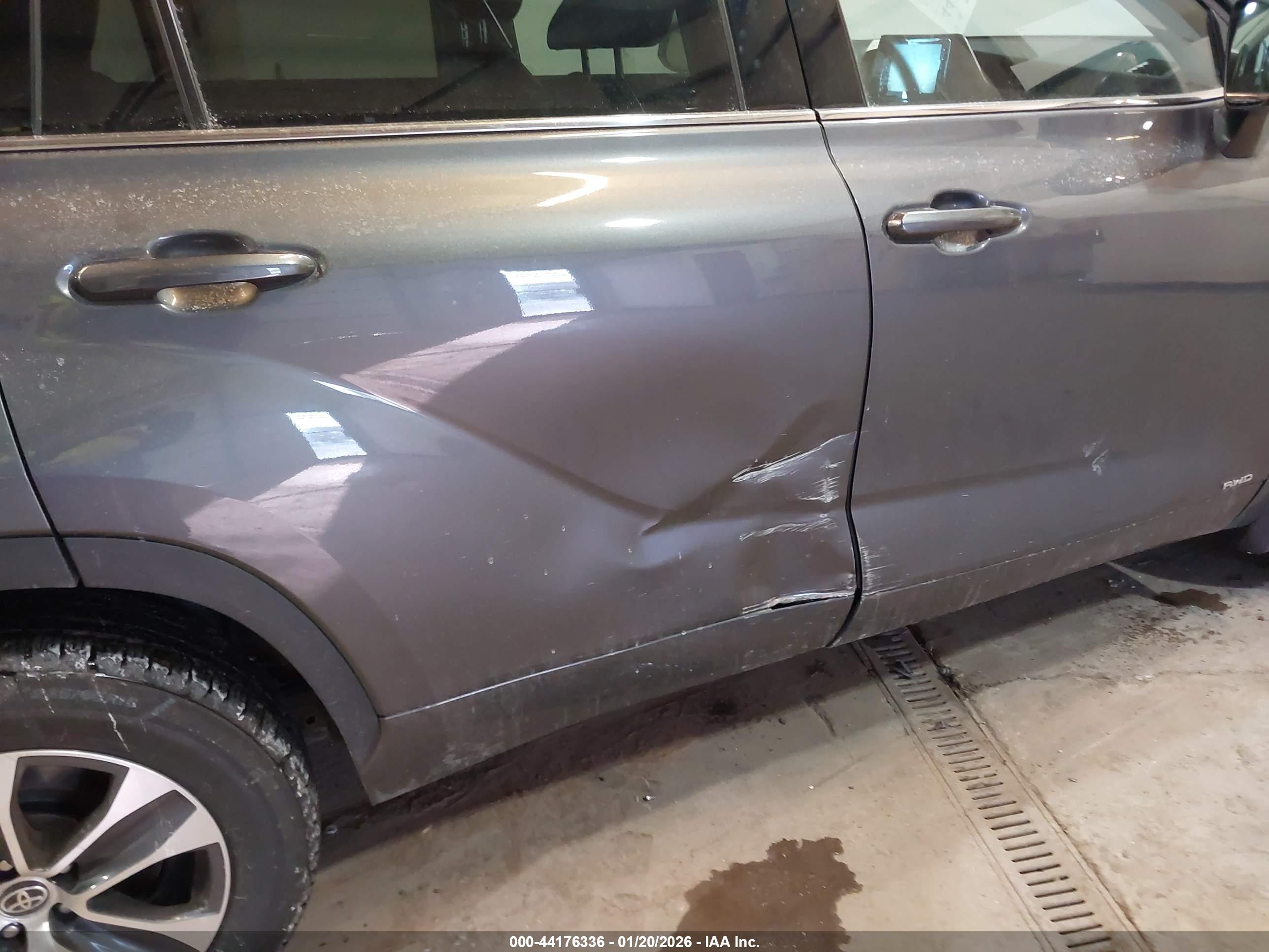 TOYOTA HIGHLANDER image 6