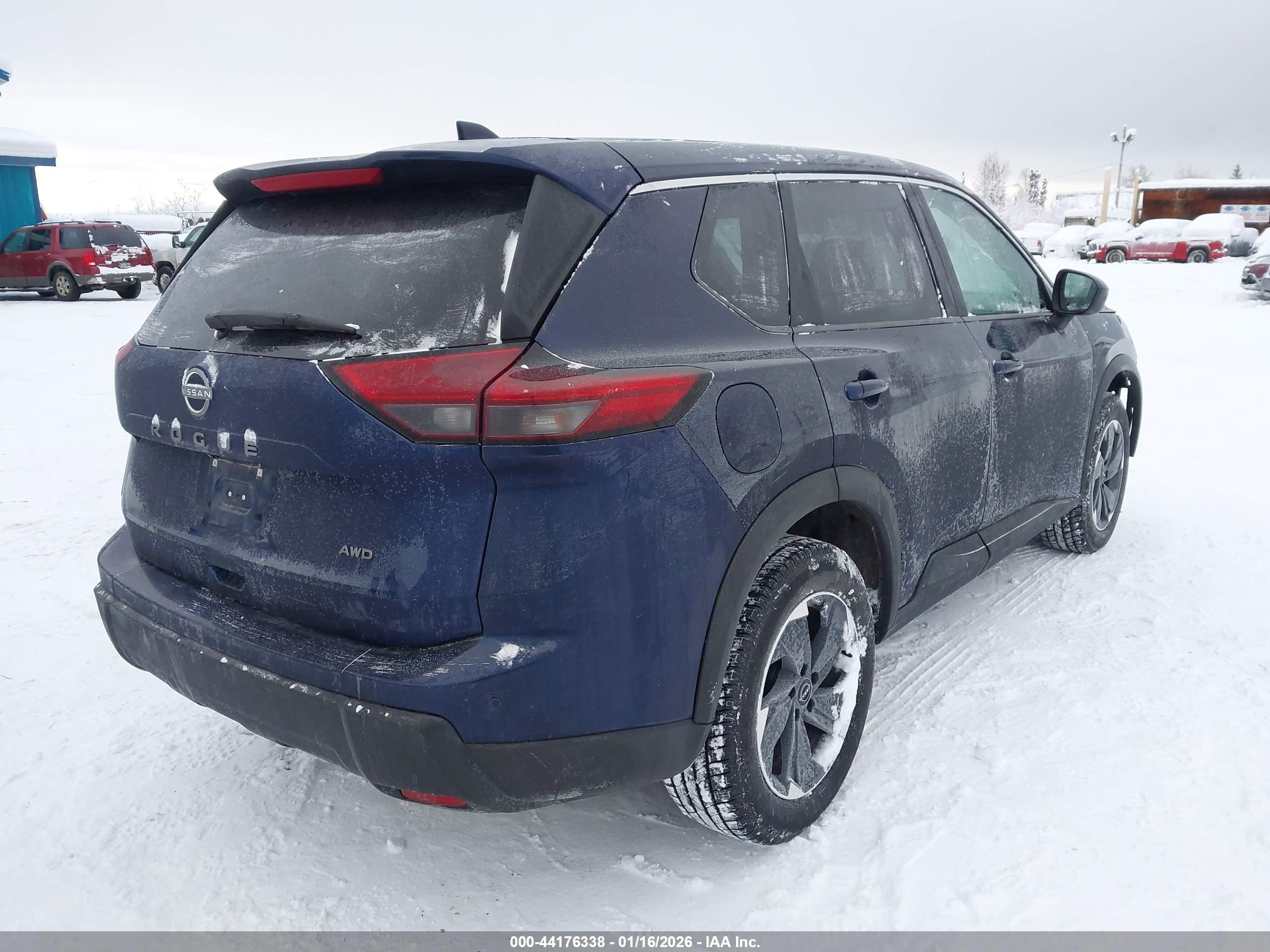 NISSAN ROGUE image 4