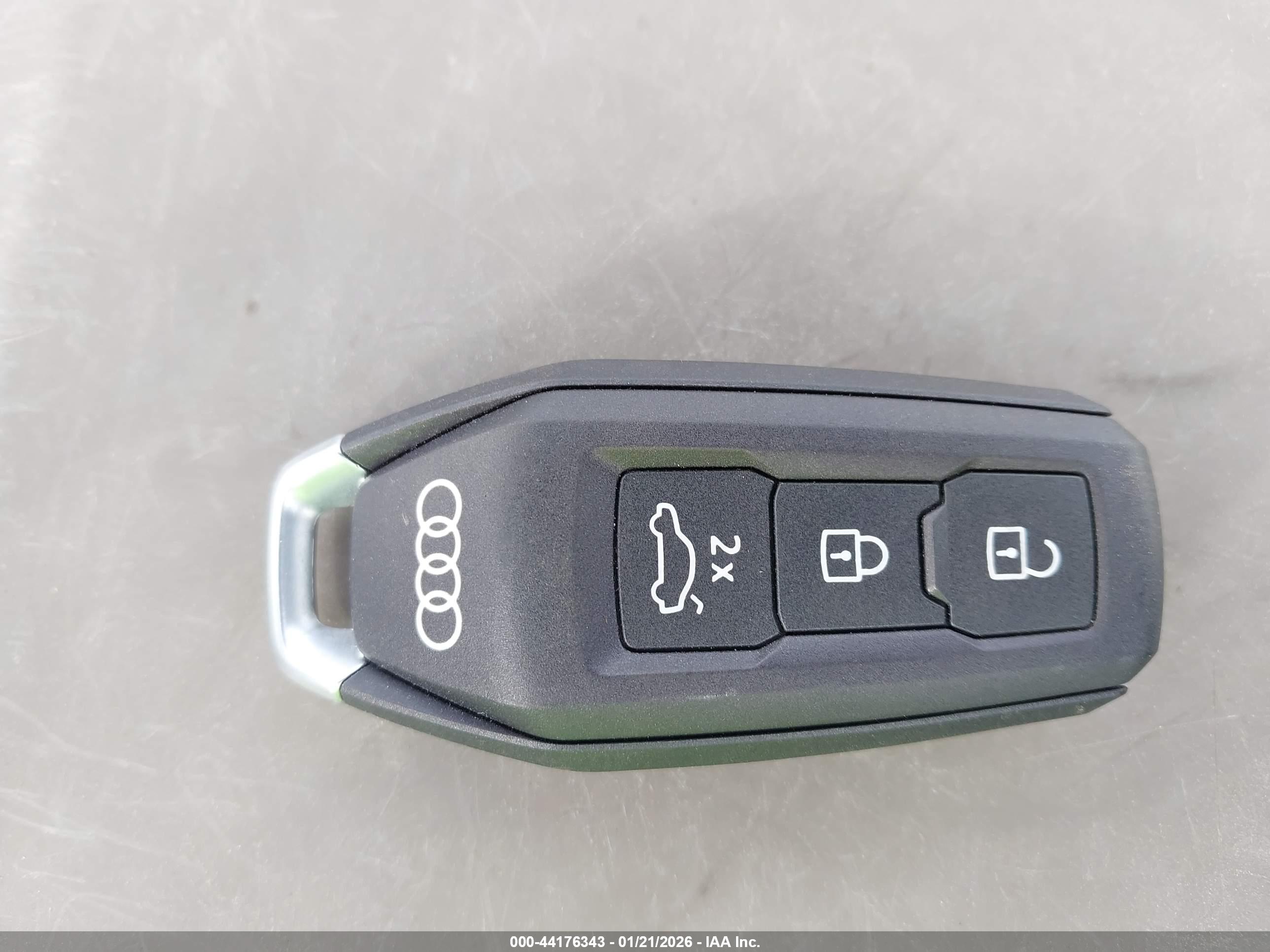 AUDI Q6 image 11