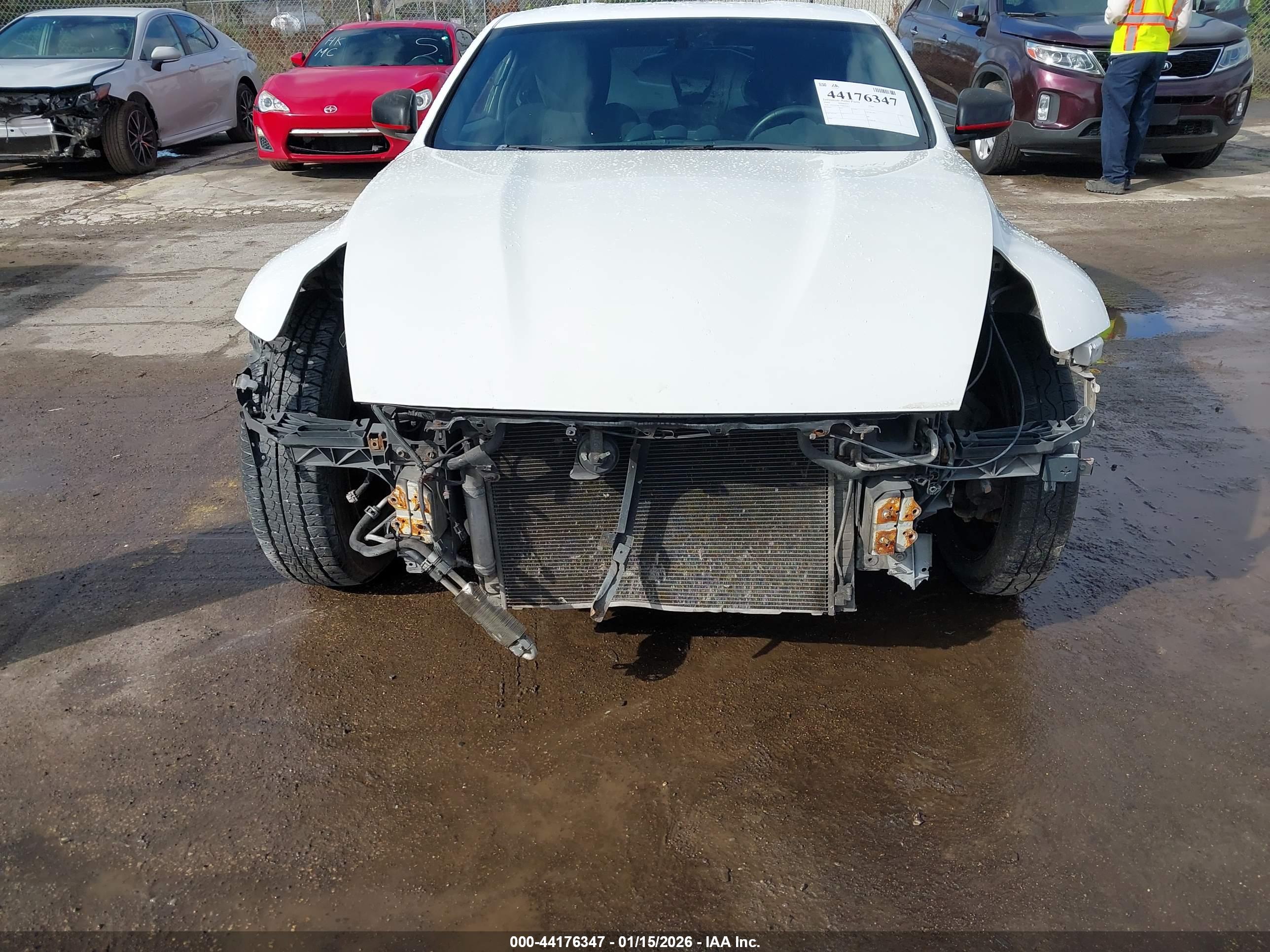 NISSAN 370Z image 6