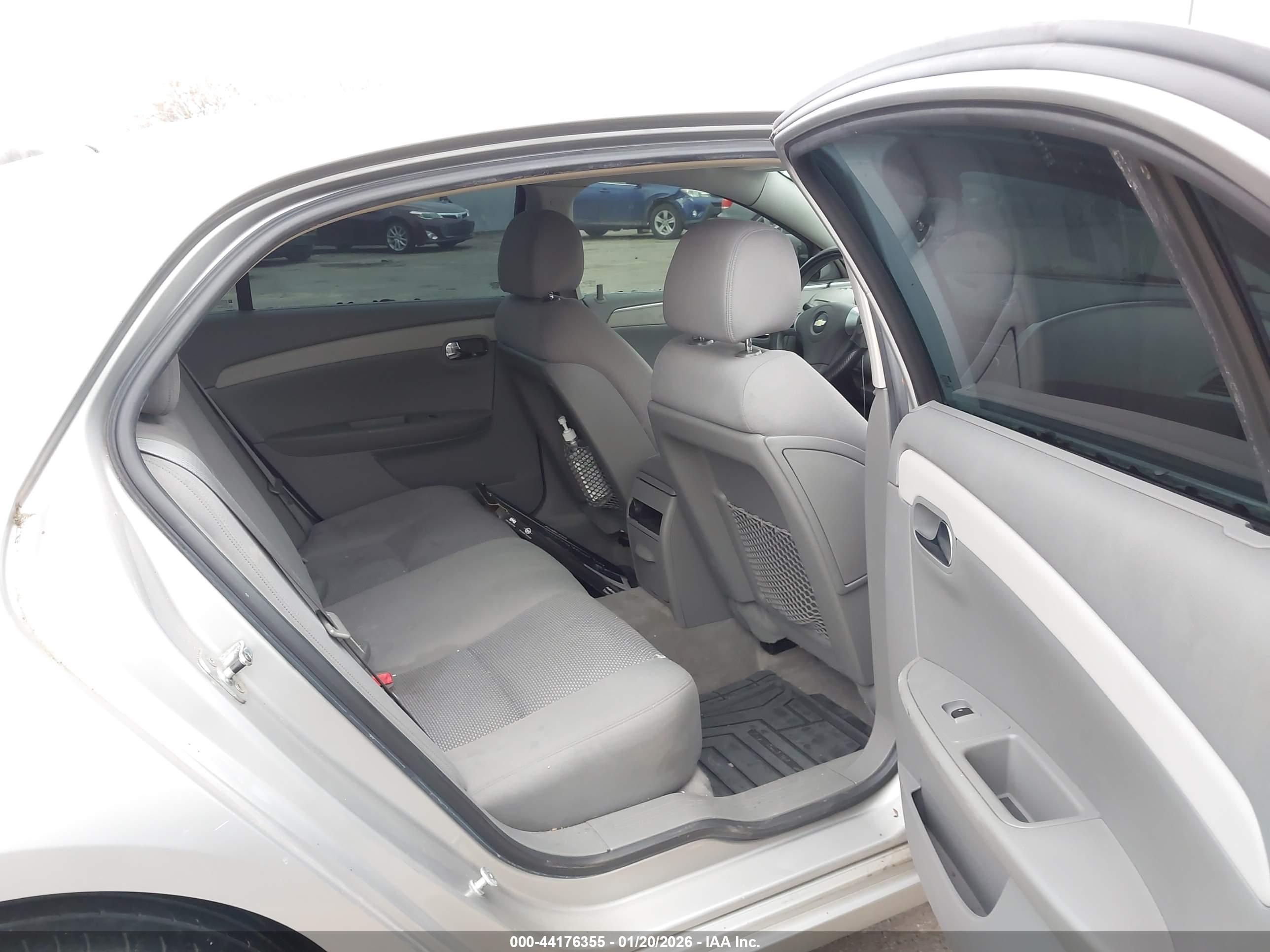 CHEVROLET MALIBU image 8