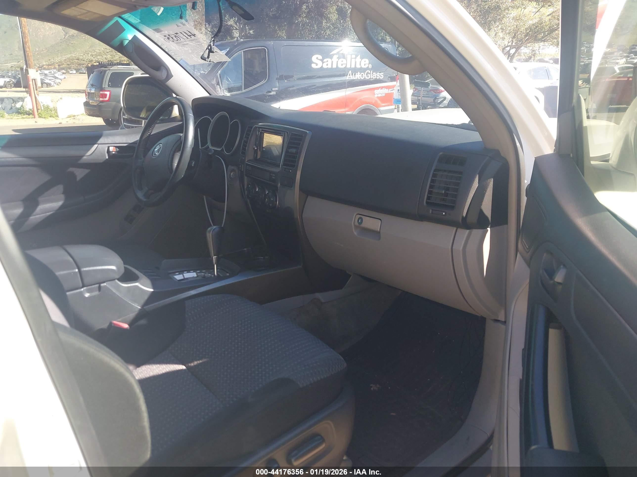 TOYOTA 4RUNNER image 5