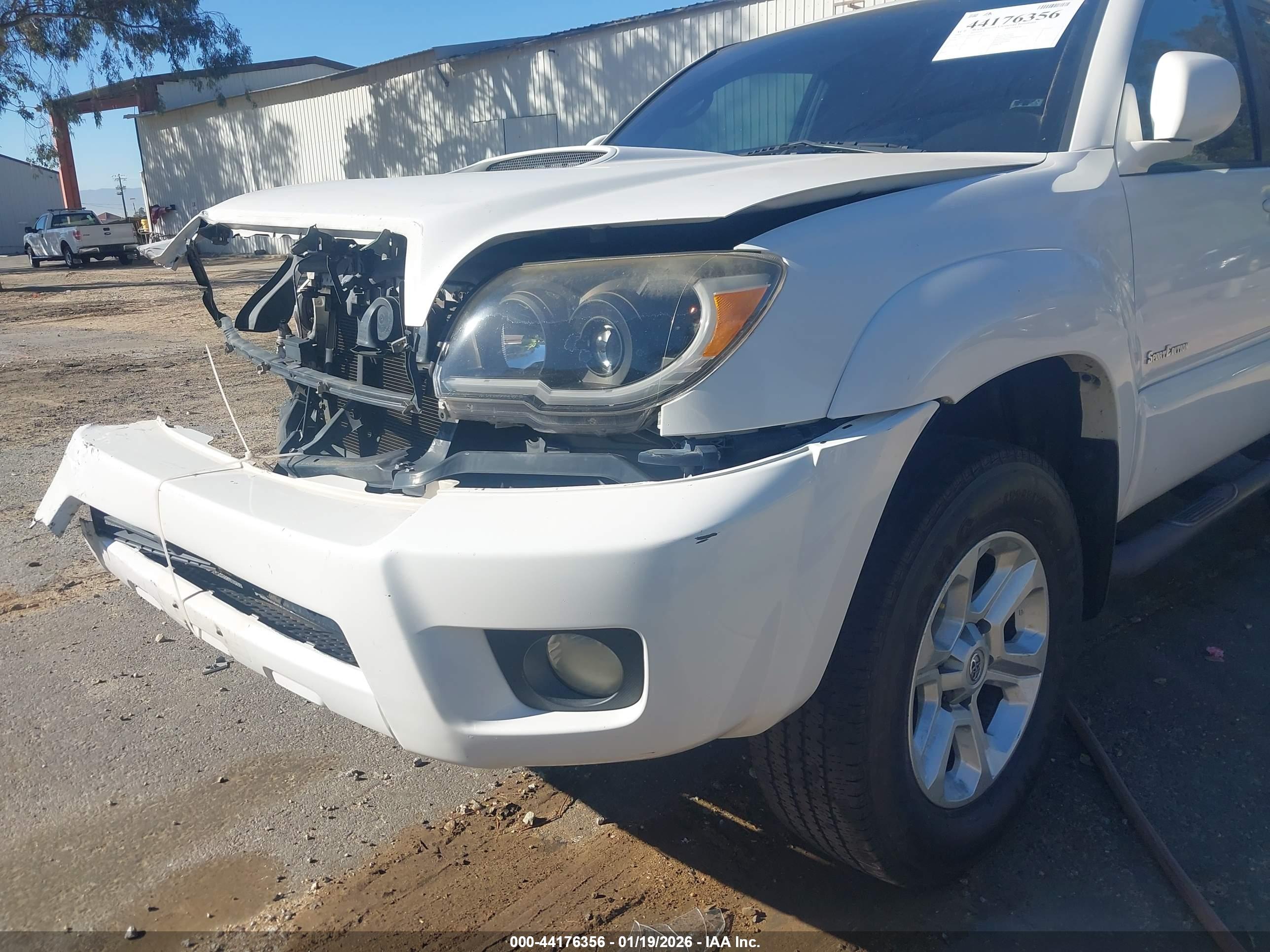 TOYOTA 4RUNNER image 6