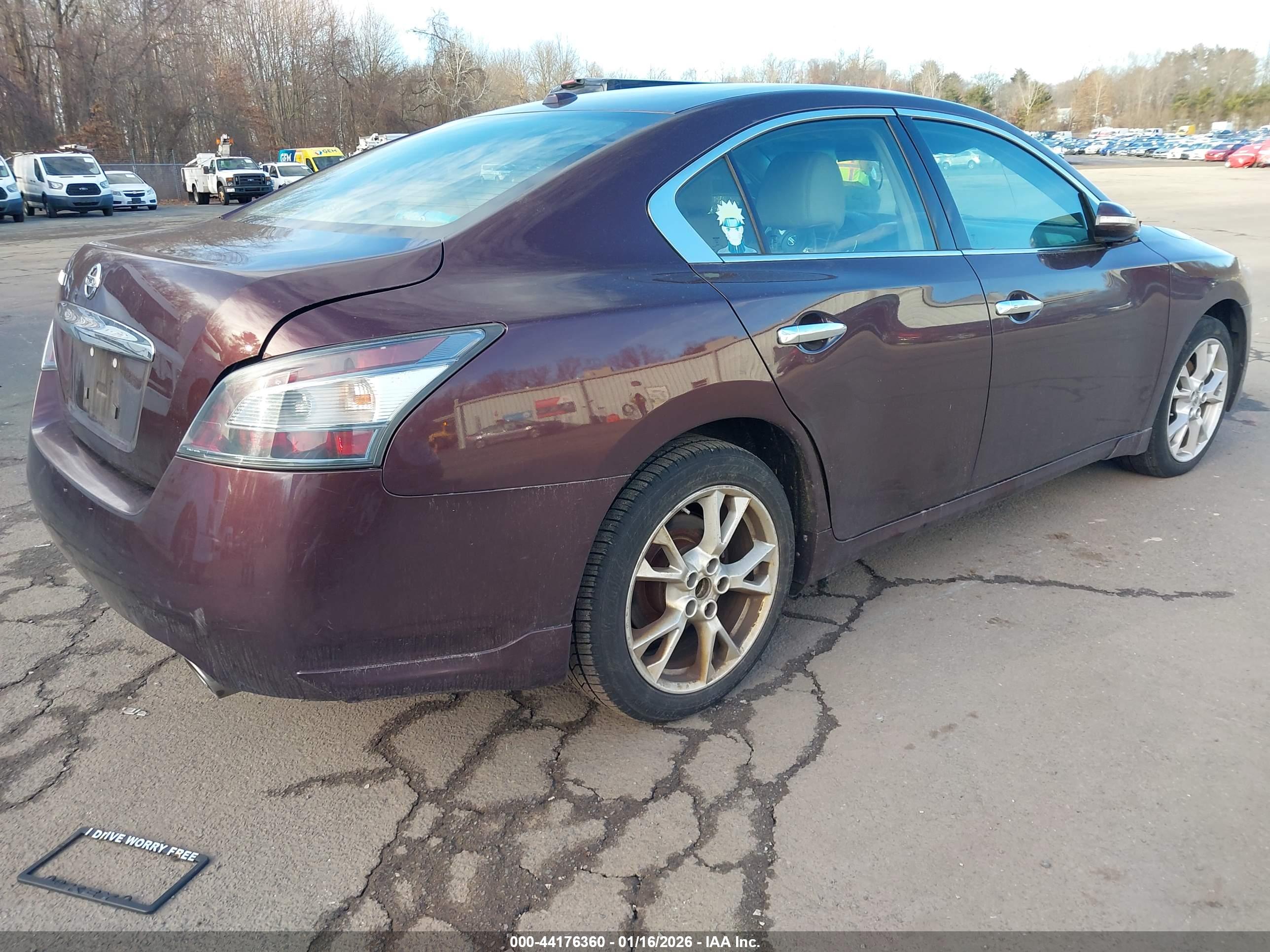 NISSAN MAXIMA image 4