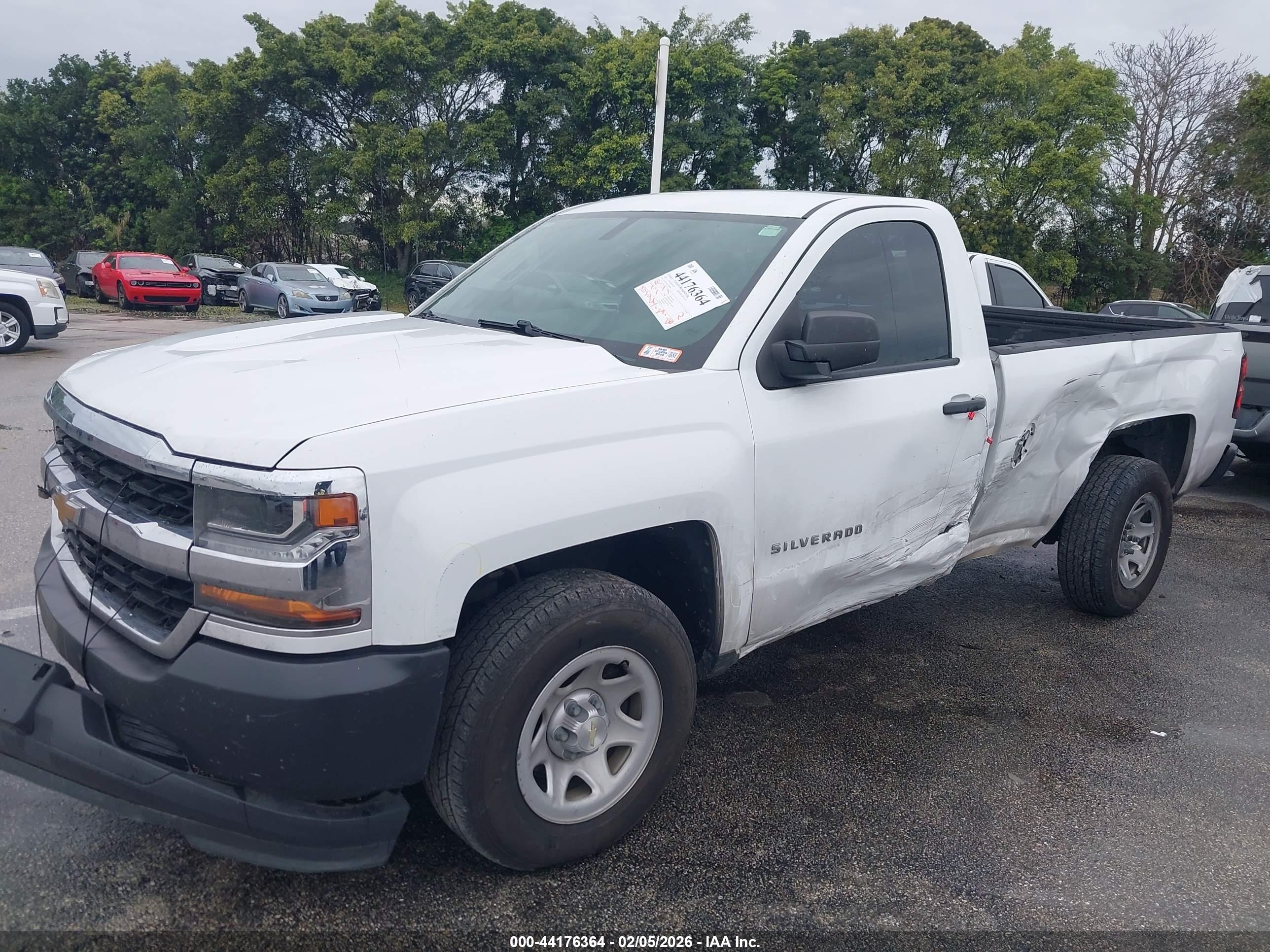 CHEVROLET SILVERADO image 6
