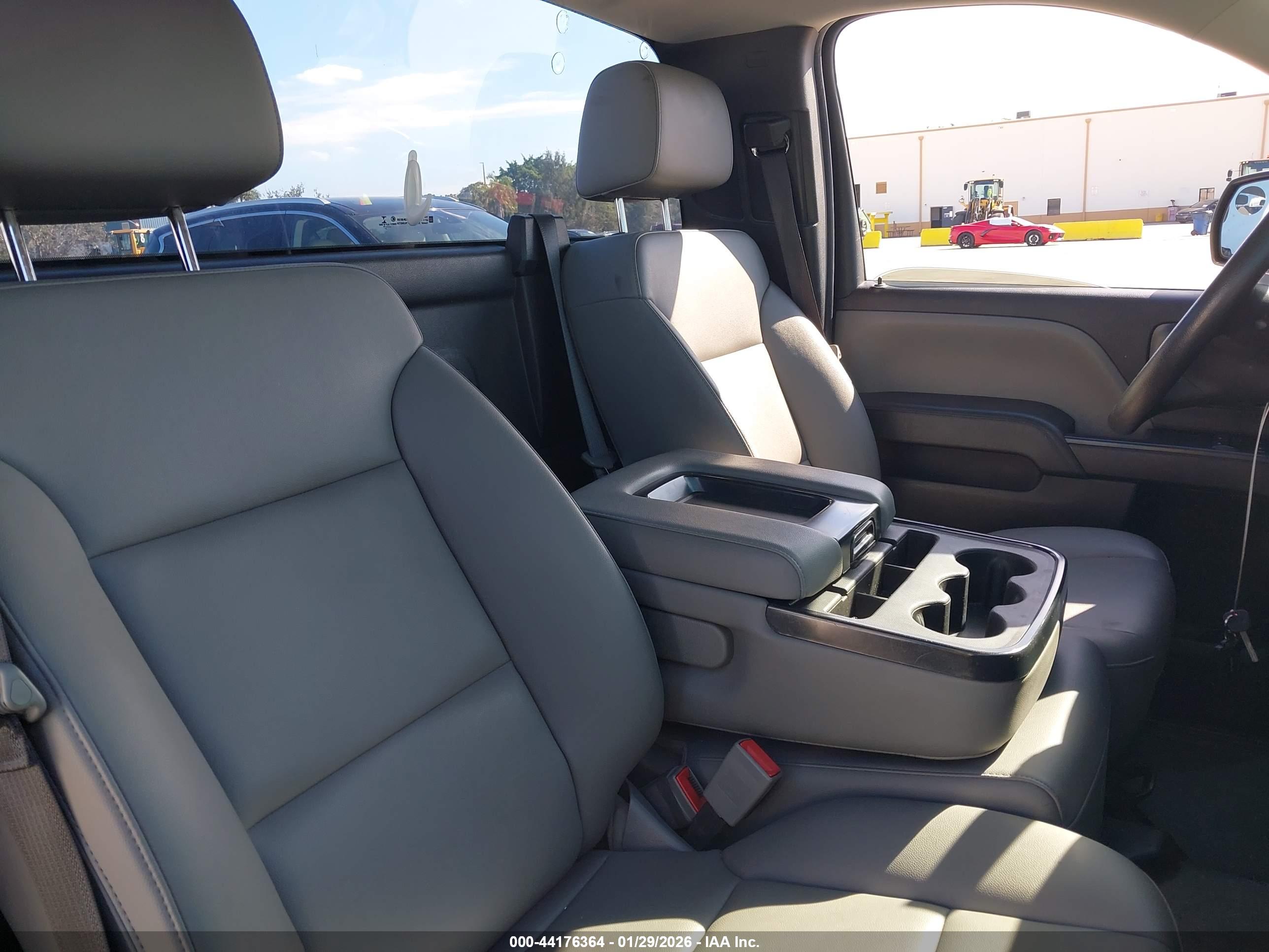 CHEVROLET SILVERADO image 8