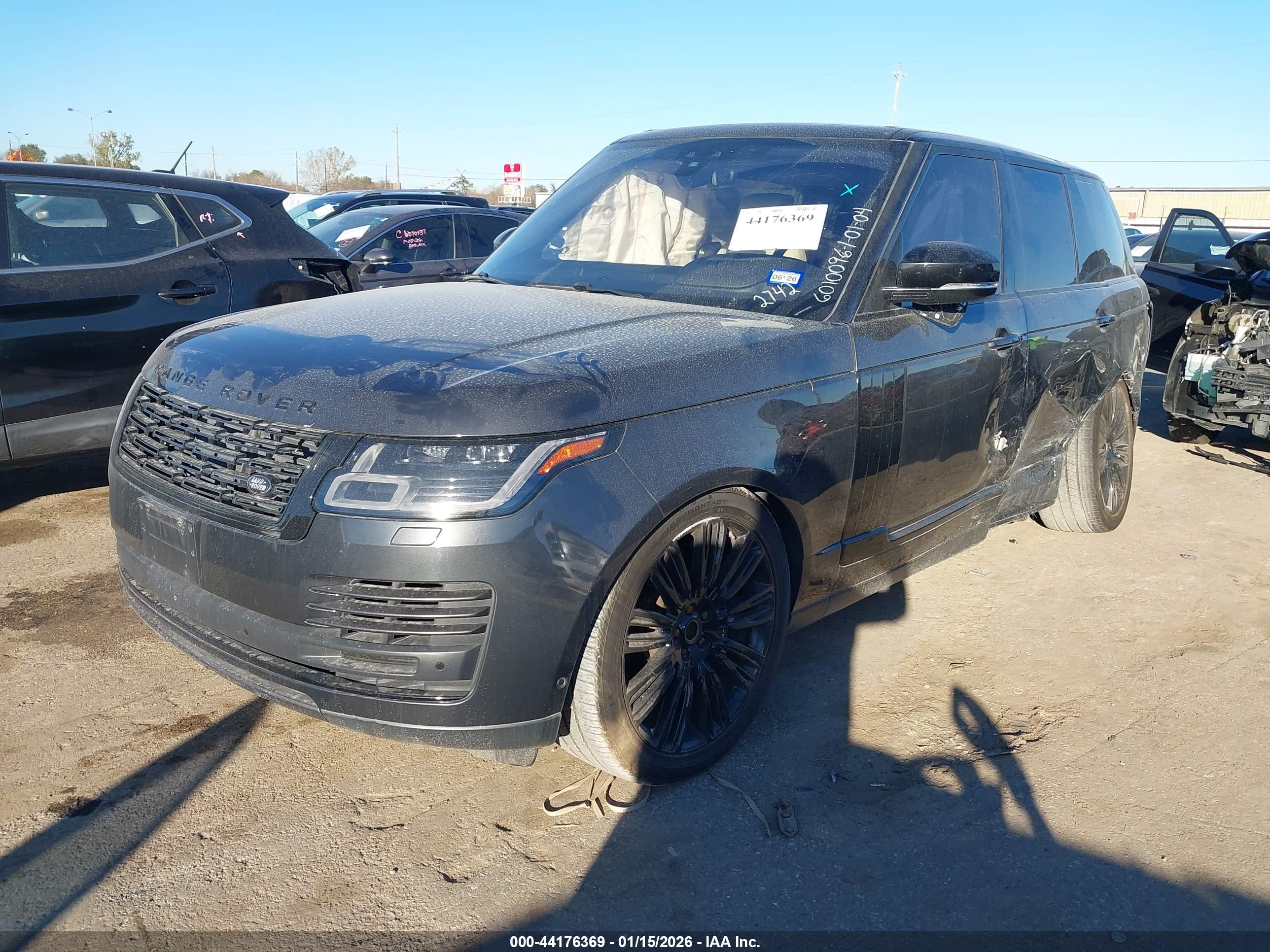 LAND ROVER image 2
