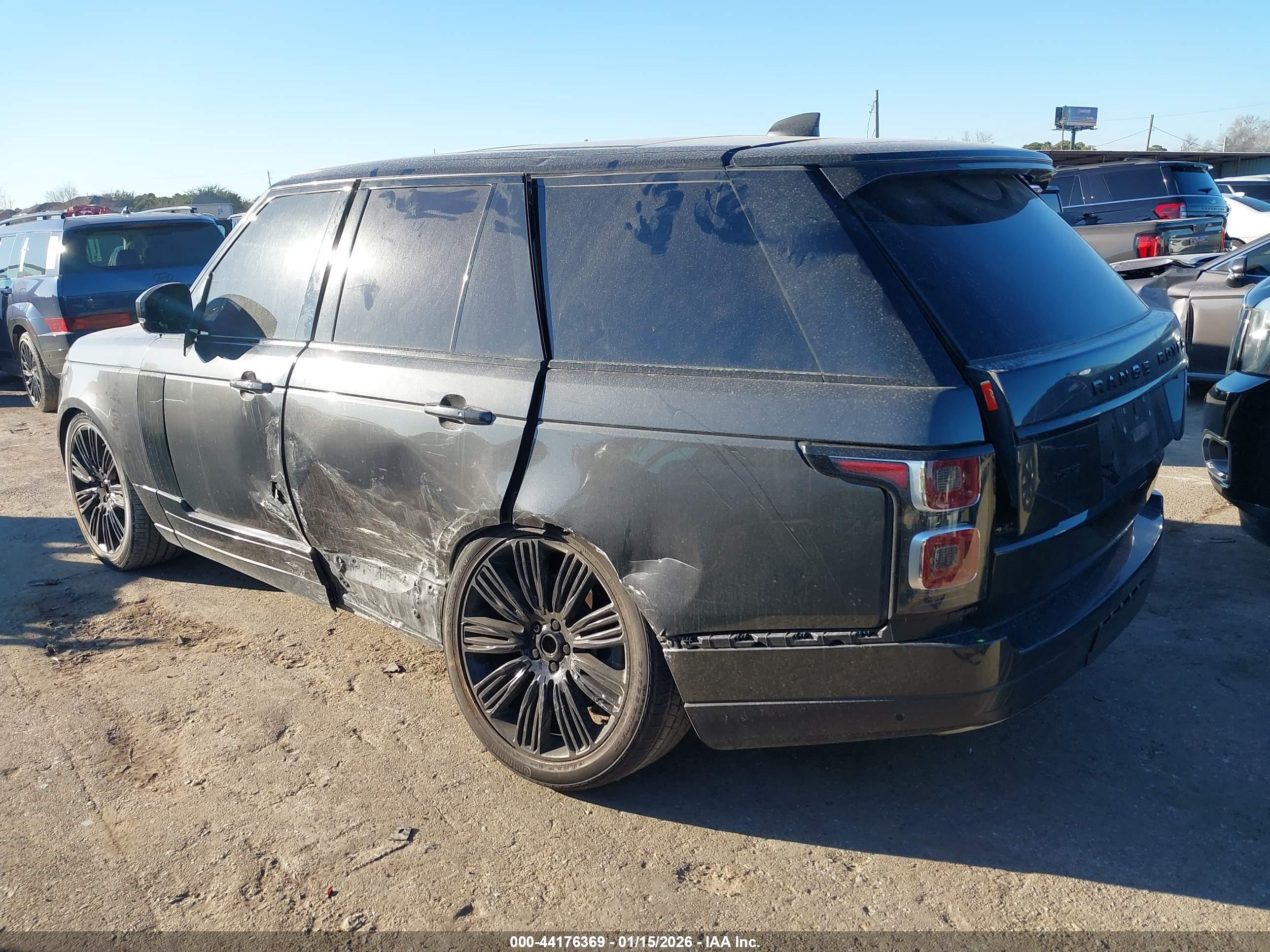 LAND ROVER image 3