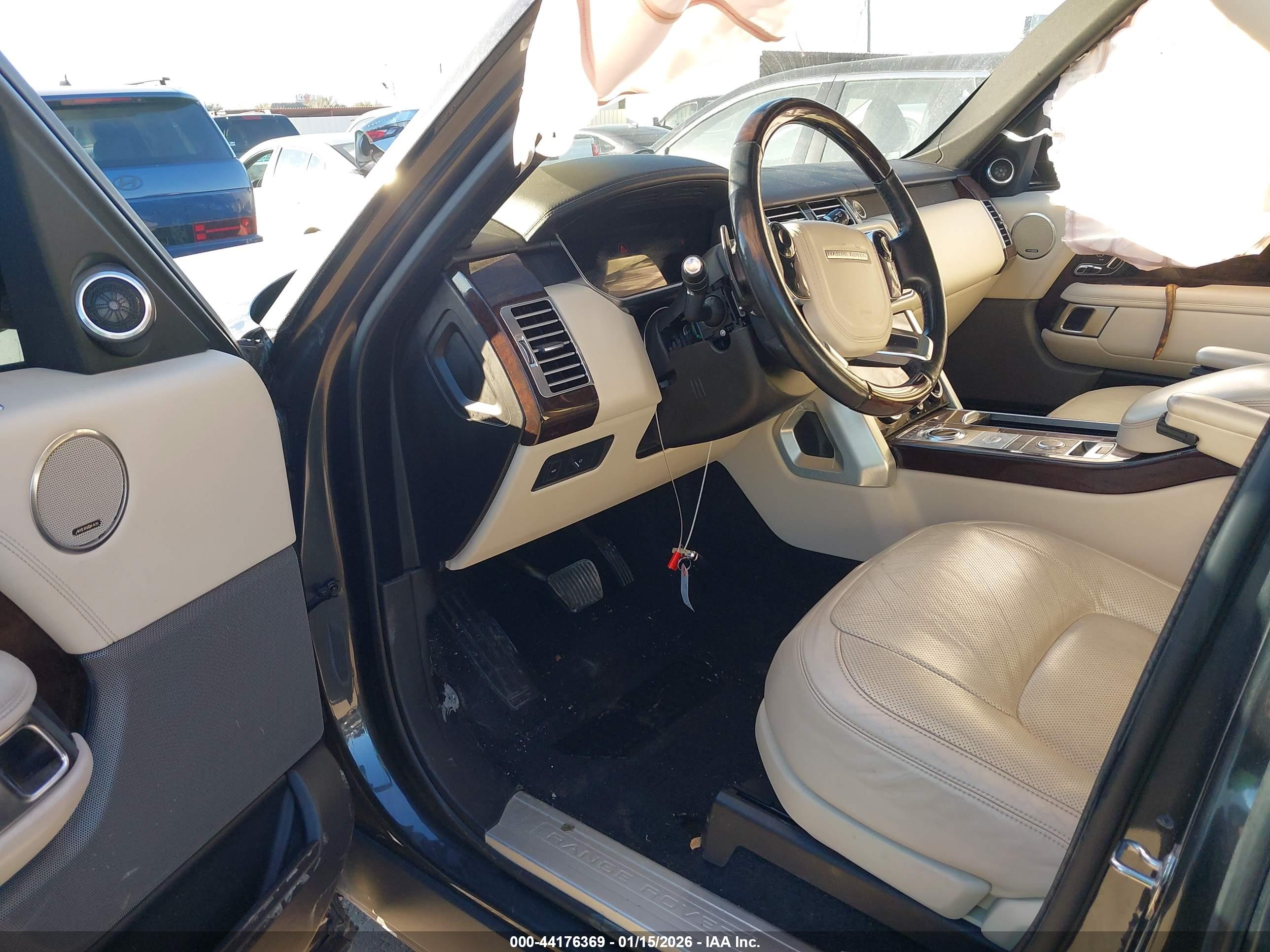 LAND ROVER image 5