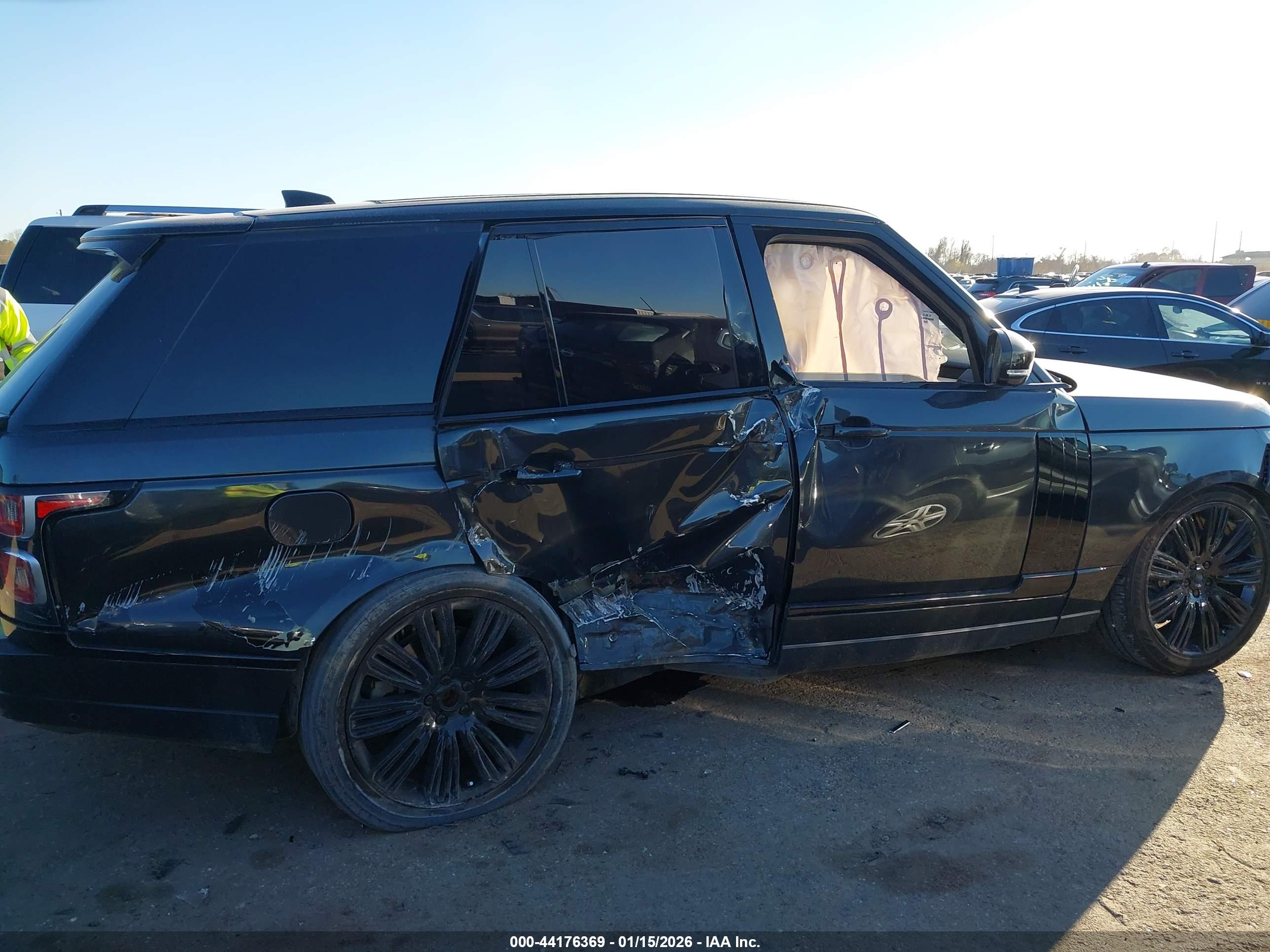 LAND ROVER image 6