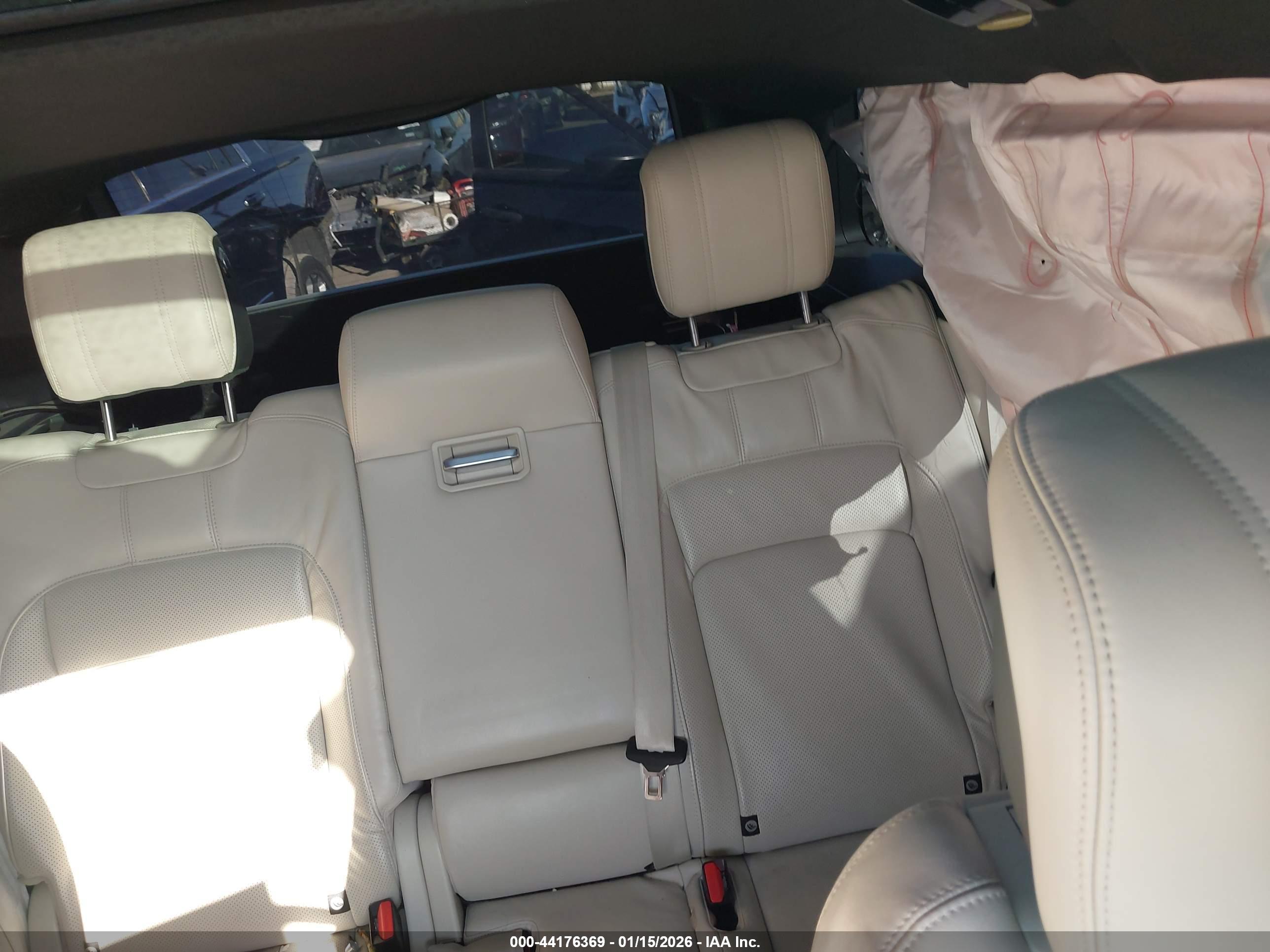LAND ROVER image 8