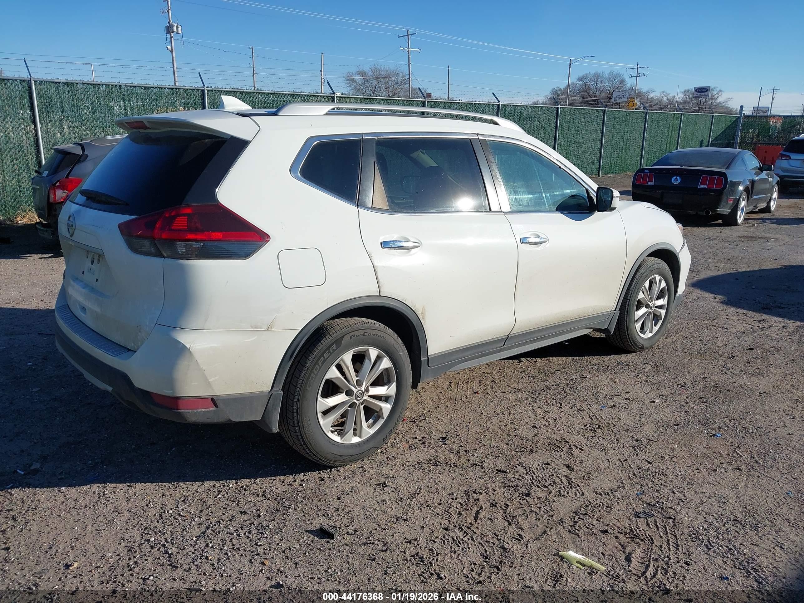 NISSAN ROGUE image 4
